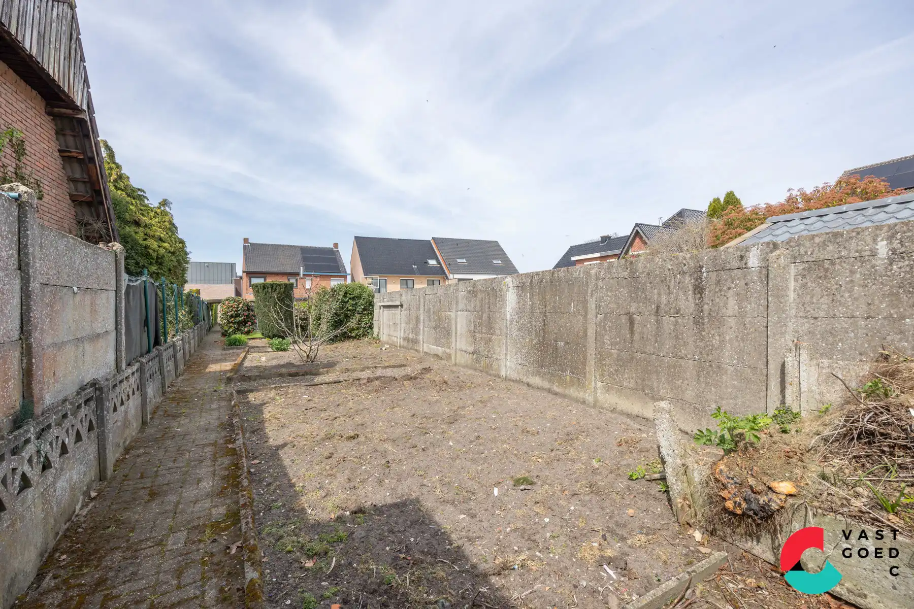 Te renoveren gezinswoning in het centrum van Hamont-Achel foto 30