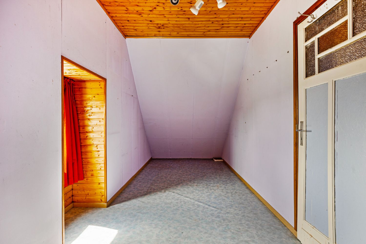 CHARMEVOLLE TE RENOVEREN VRIJSTAANDE WONING met VEEL MOGELIJKHEDEN op perceel van 835 m² foto 11