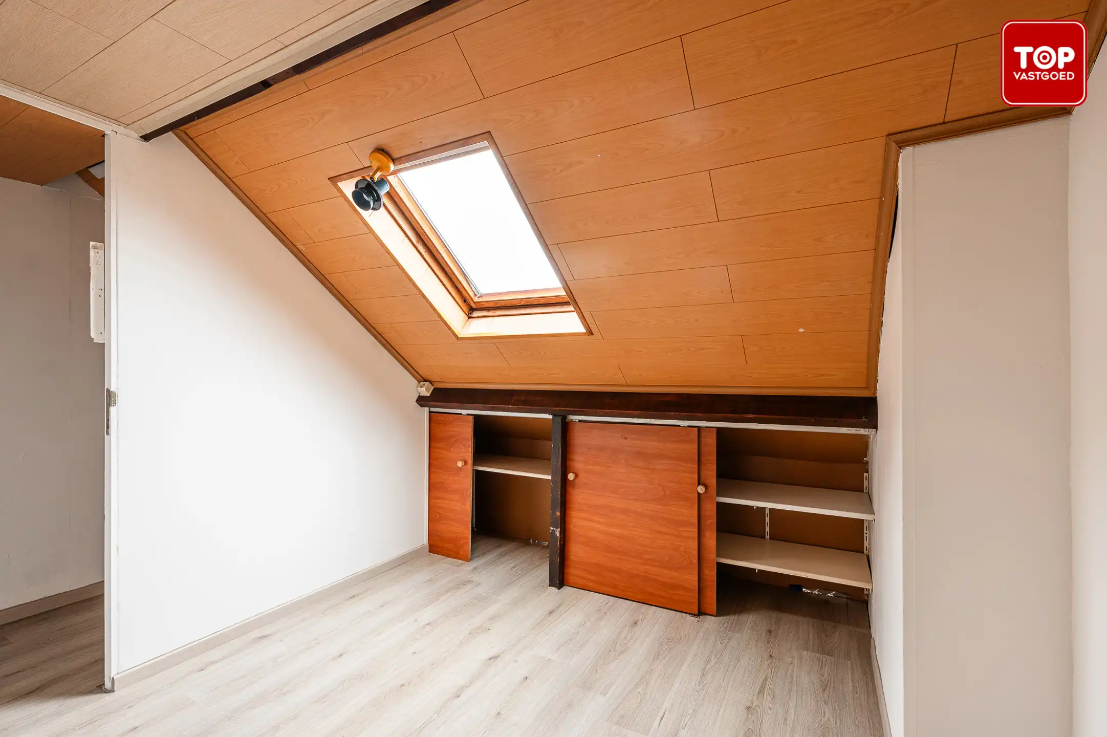 Te renoveren woning met 4 slaapkamers en leuke stadstuin. foto 20