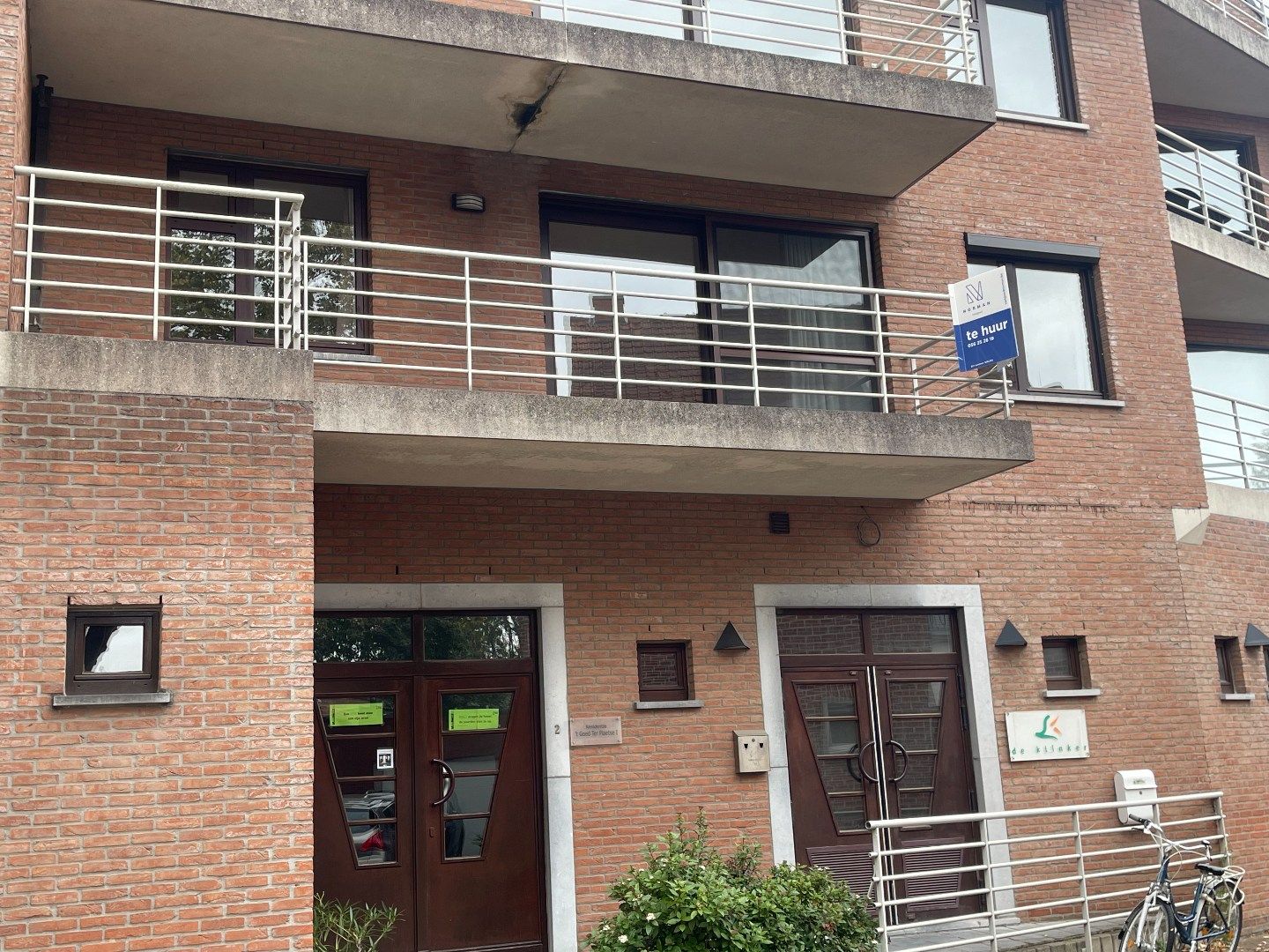 Tweeslaapkamerappartement met ondergrondse autostaanplaats foto {{pictureIndex}}