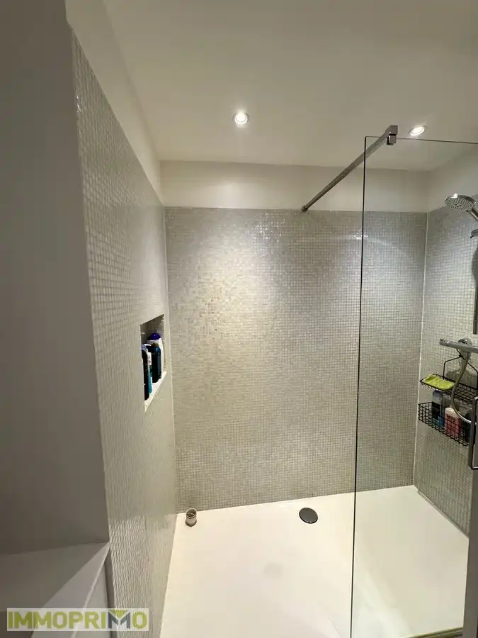 Zeer ruim en lichtrijk appartement te huur foto 27