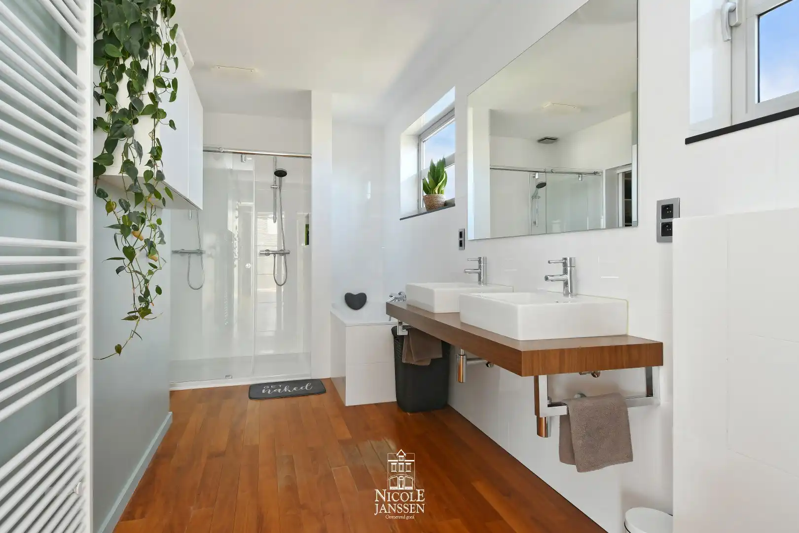 Halfvrijstaande gezinswoning met vrijstaande garage foto 22