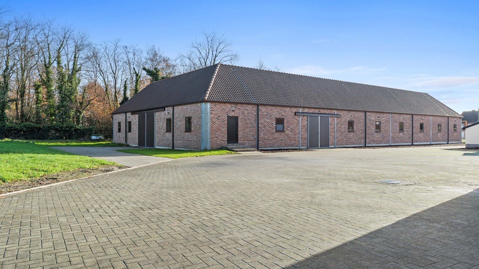 Exclusief landhuis met overdekte piste, buitenpiste en paardenstallen op circa 3 hectare foto 57