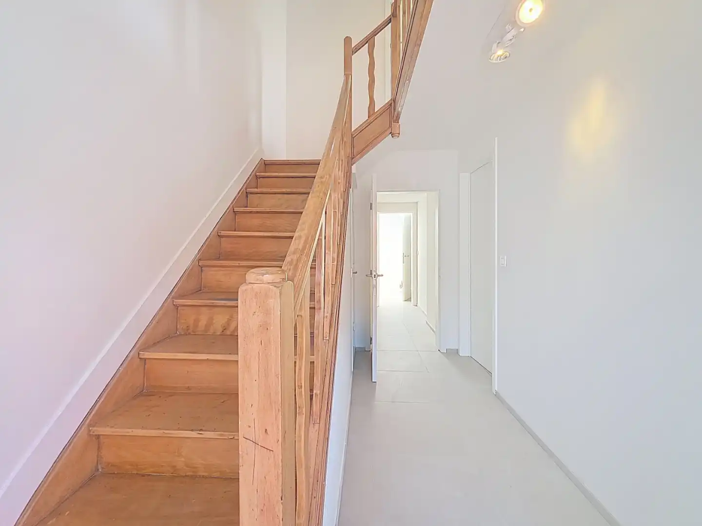 Gerenoveerde gezinswoning met tuin en garage te Nieuwpoort-Stad foto 6