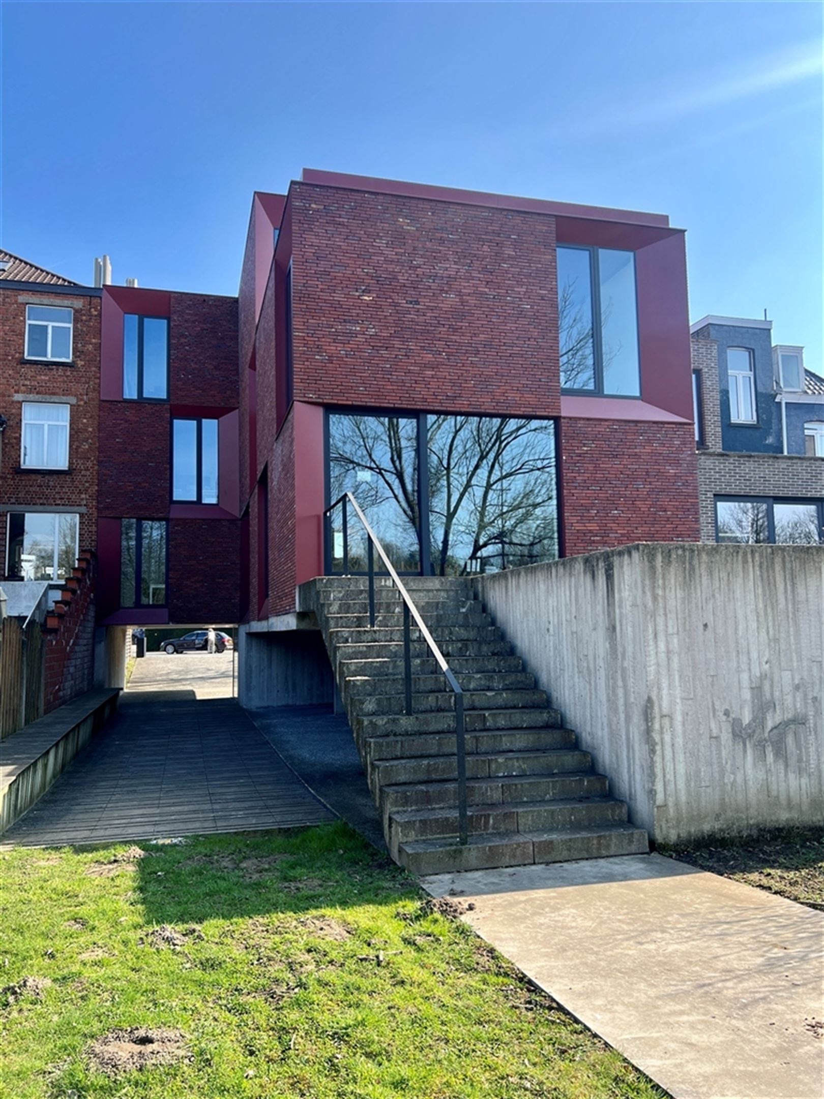 Duurzaam kantoorgebouw nabij station Gent-Sint-Pieters foto 3