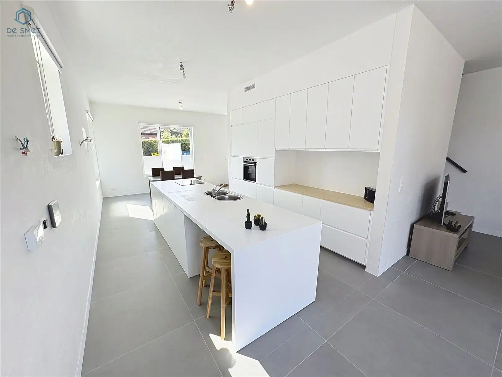 PRACHTIGE BEN-NIEUWBOUWWONING MET 3 SLPK, DRESSING, INBOUWKASTEN & TUIN ZARLARDINGE foto 4