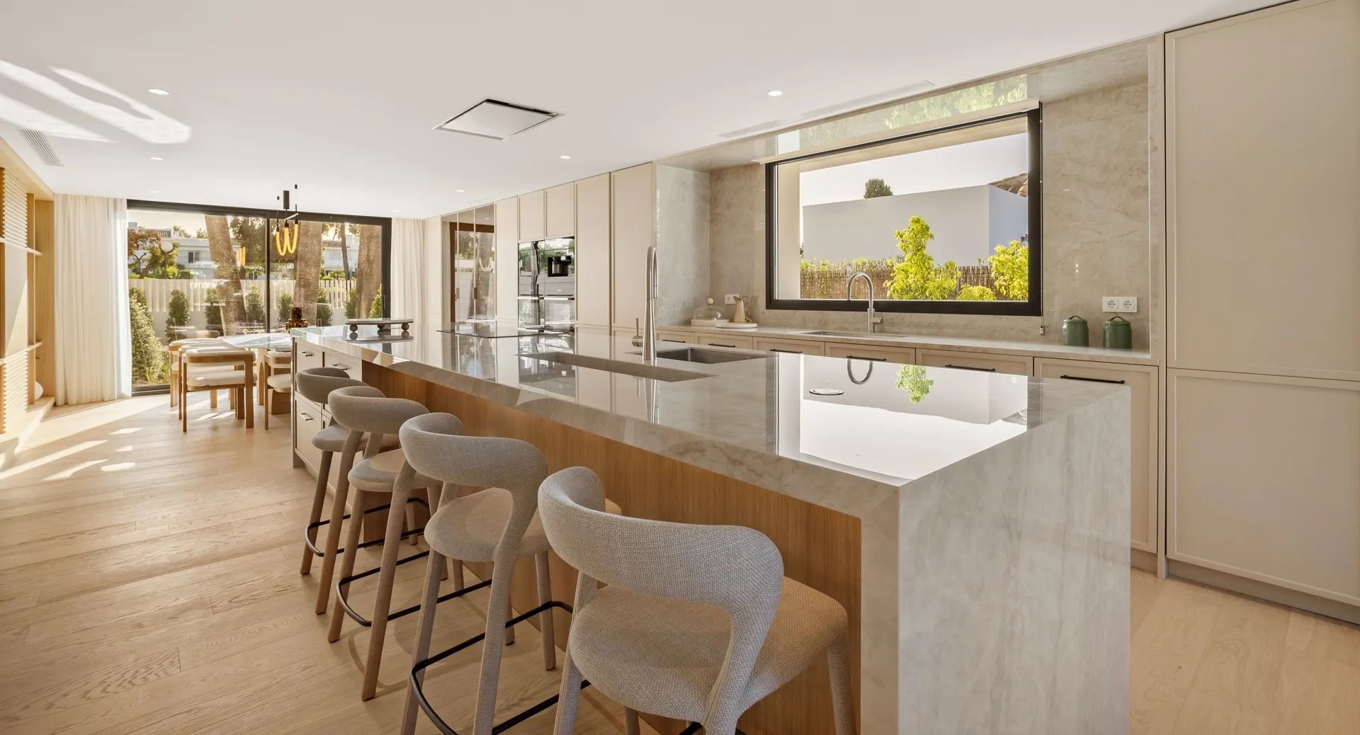 Pure perfectie in Nueva Andalucía: unieke villa met hoogwaardige afwerking foto 8