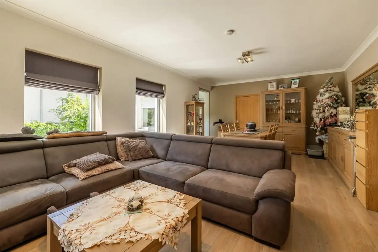 Grote tuin, zee aan ruimte en tot 5 slaapkamers foto 10