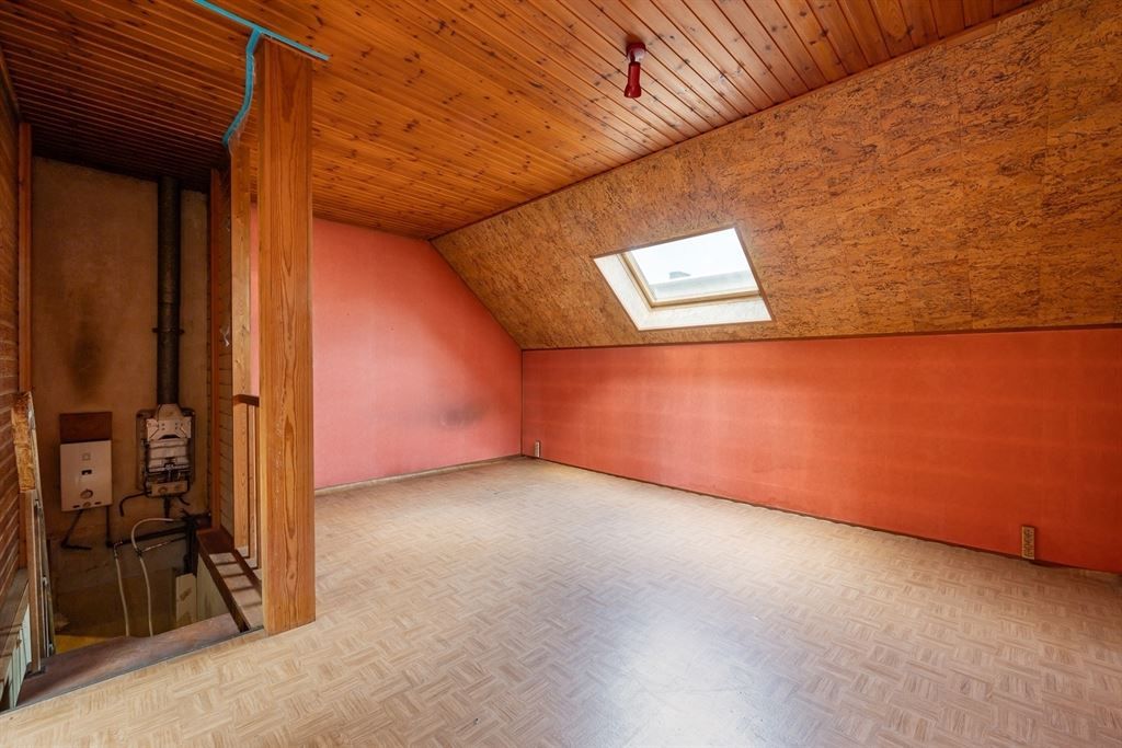 Te renoveren woning in rustige, gegeerde wijk foto 13