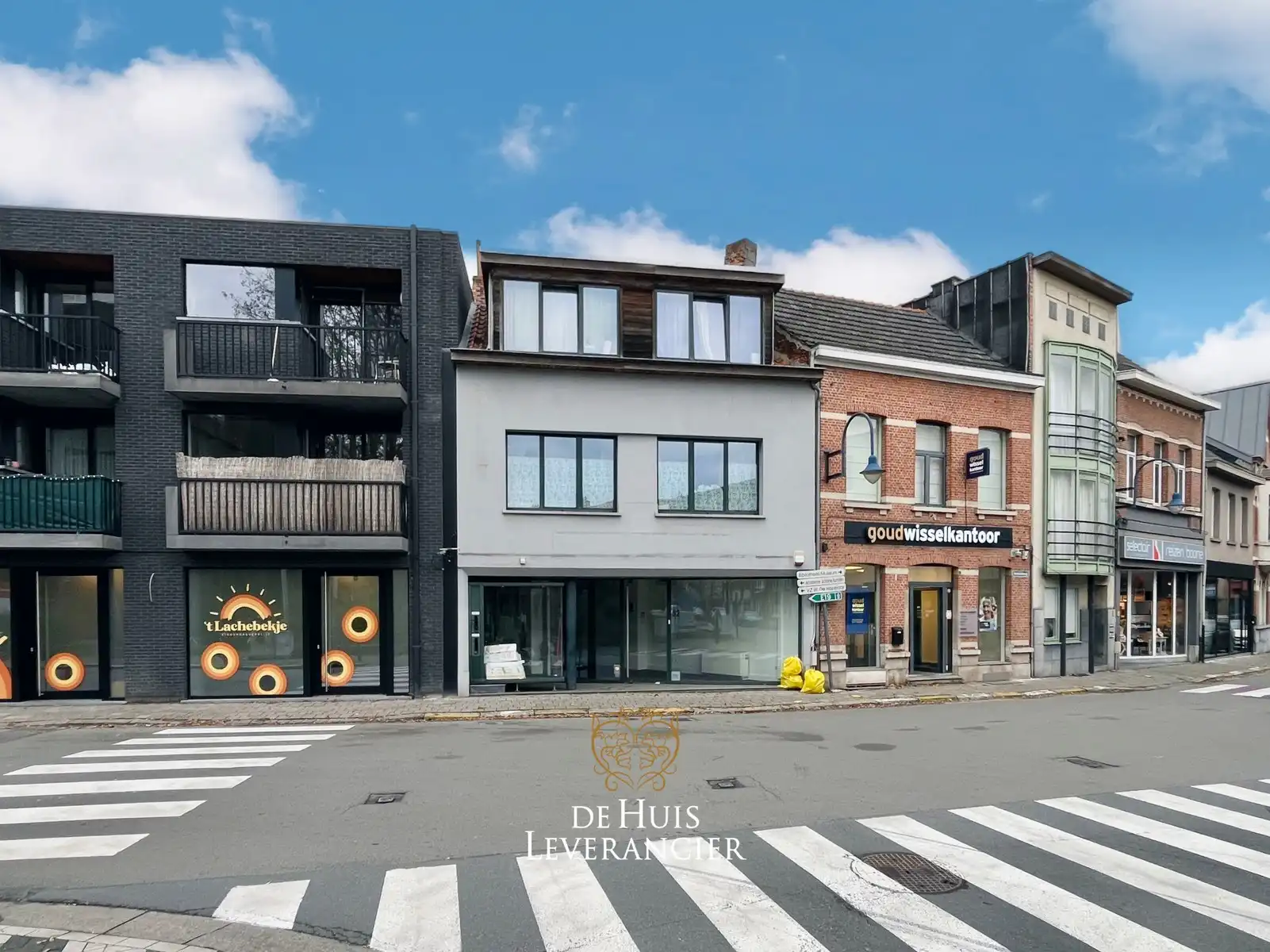 Kantoor op topligging met bovenliggend duplex-appartement (aparte ingang) foto 2