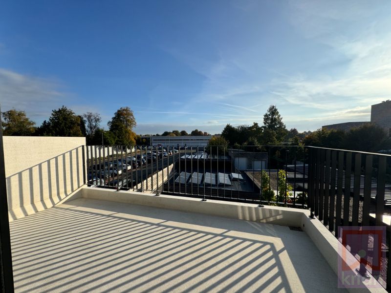 Recent luxeappartement (2021), 2 slpks, zonneterras, lift en carport – centrum Geel foto 8