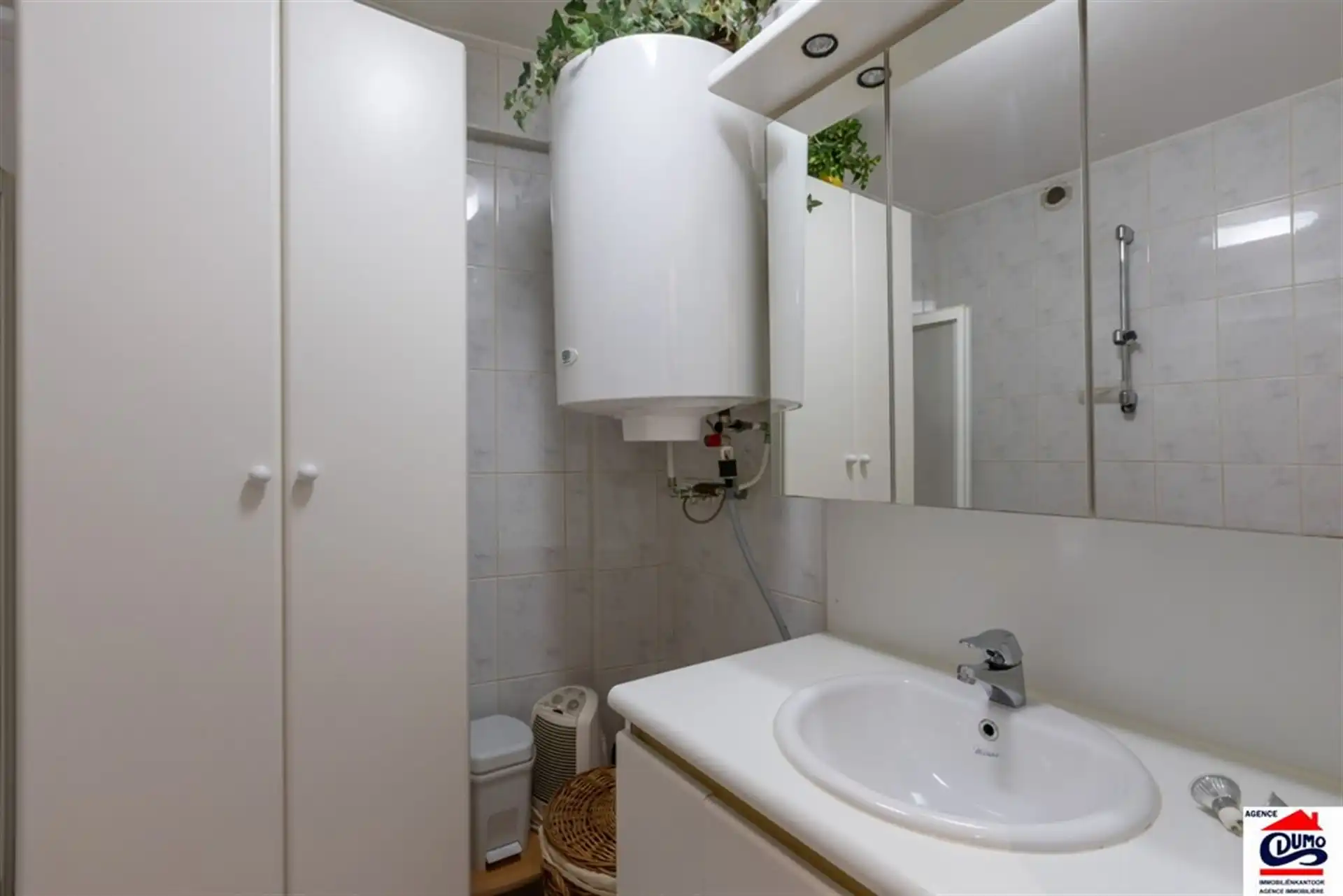 Gemeubeld appartement met 1 slaapkamers op het gelijkvloers foto 18