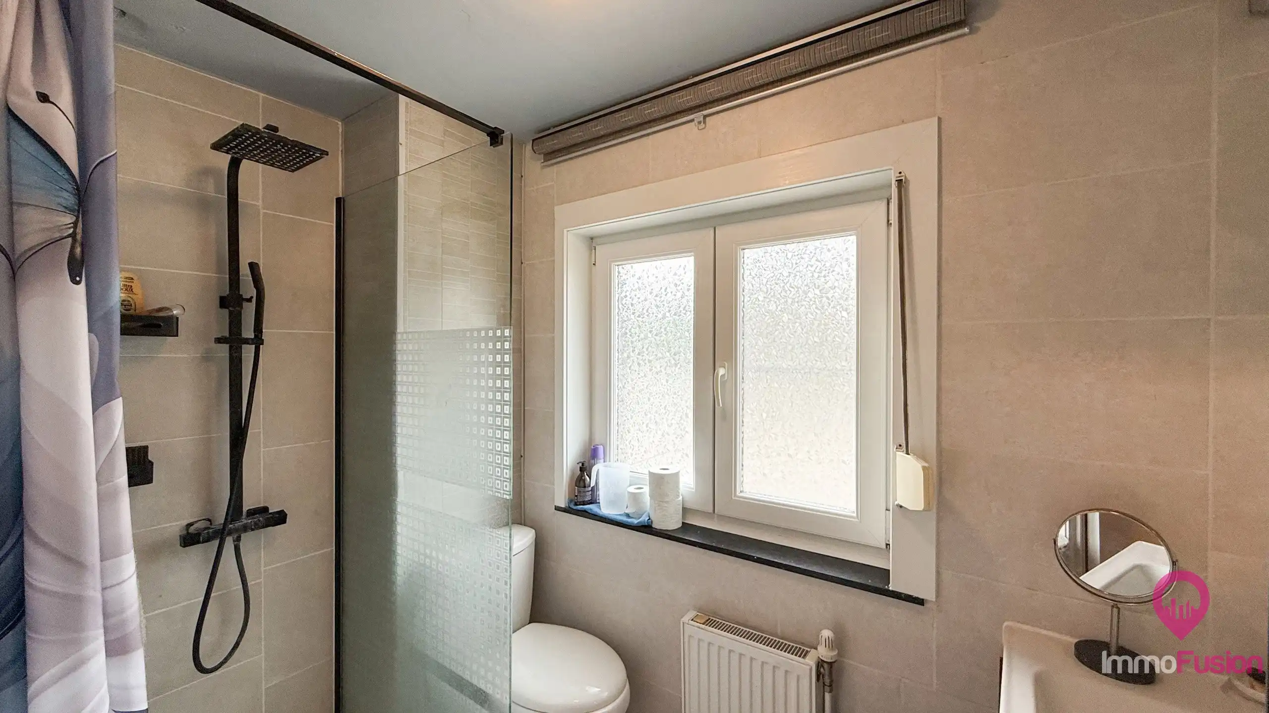 Instapklare woning met grote tuin dichtbij autostrade! foto 27