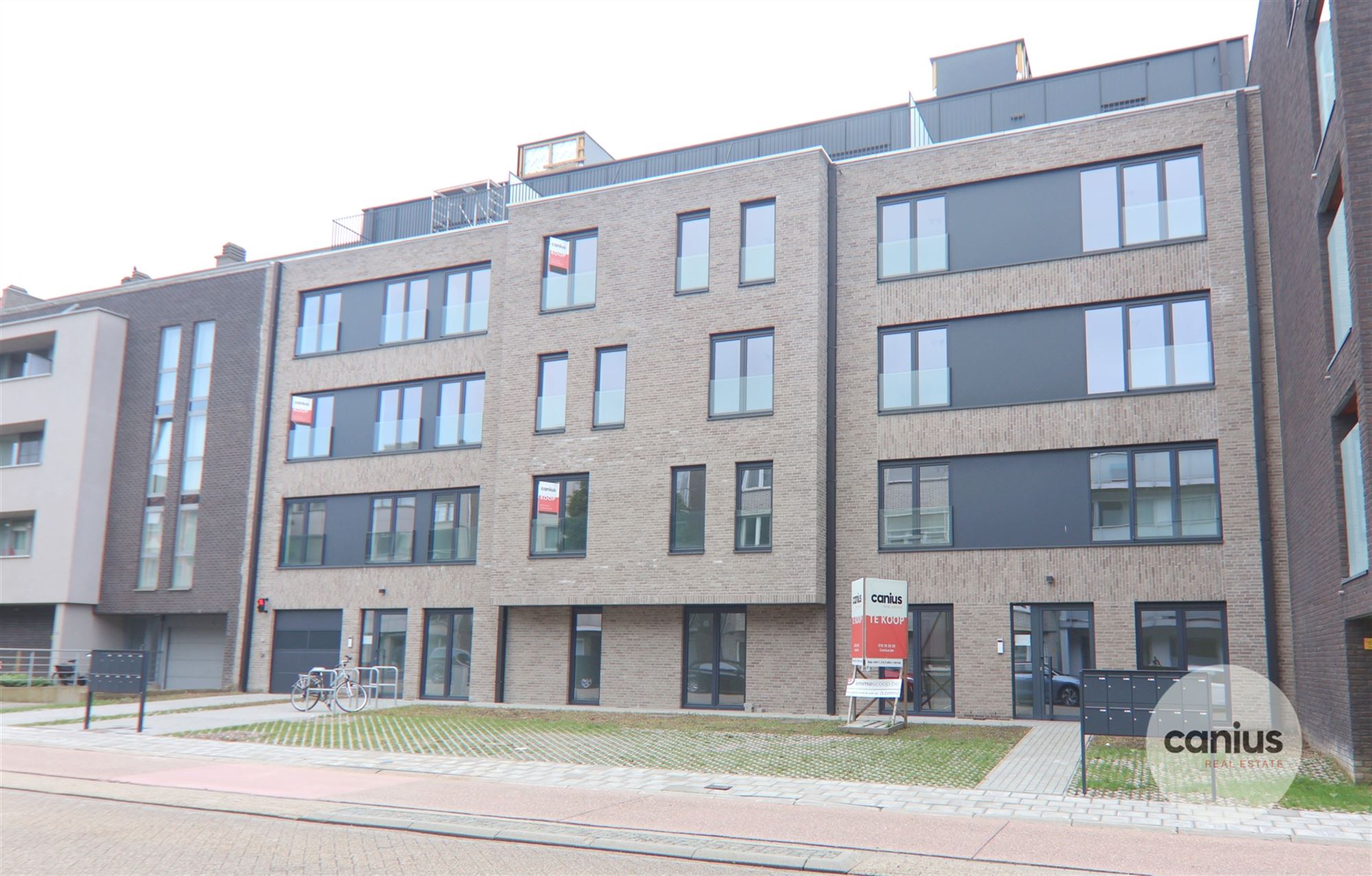 NIEUWBOUWAPP. IN HARTJE HASSELT MET 2 SLKS + TERRAS, TUIN & PARKING foto 5