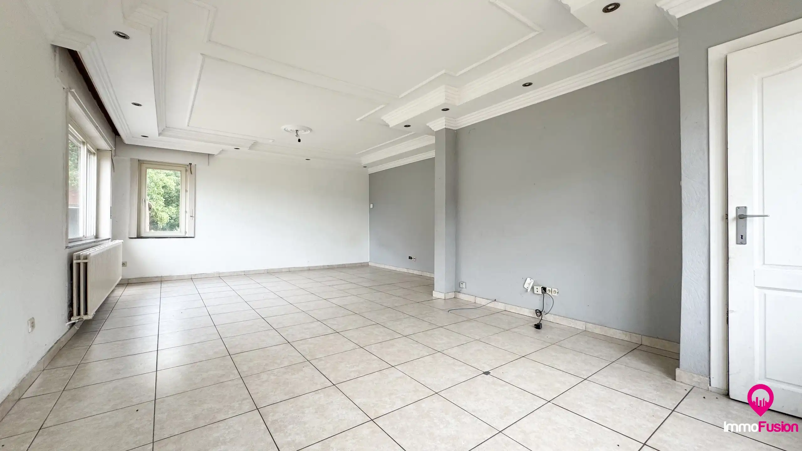 Te renoveren woning op groot perceel te Heusden-Zolder! foto 2