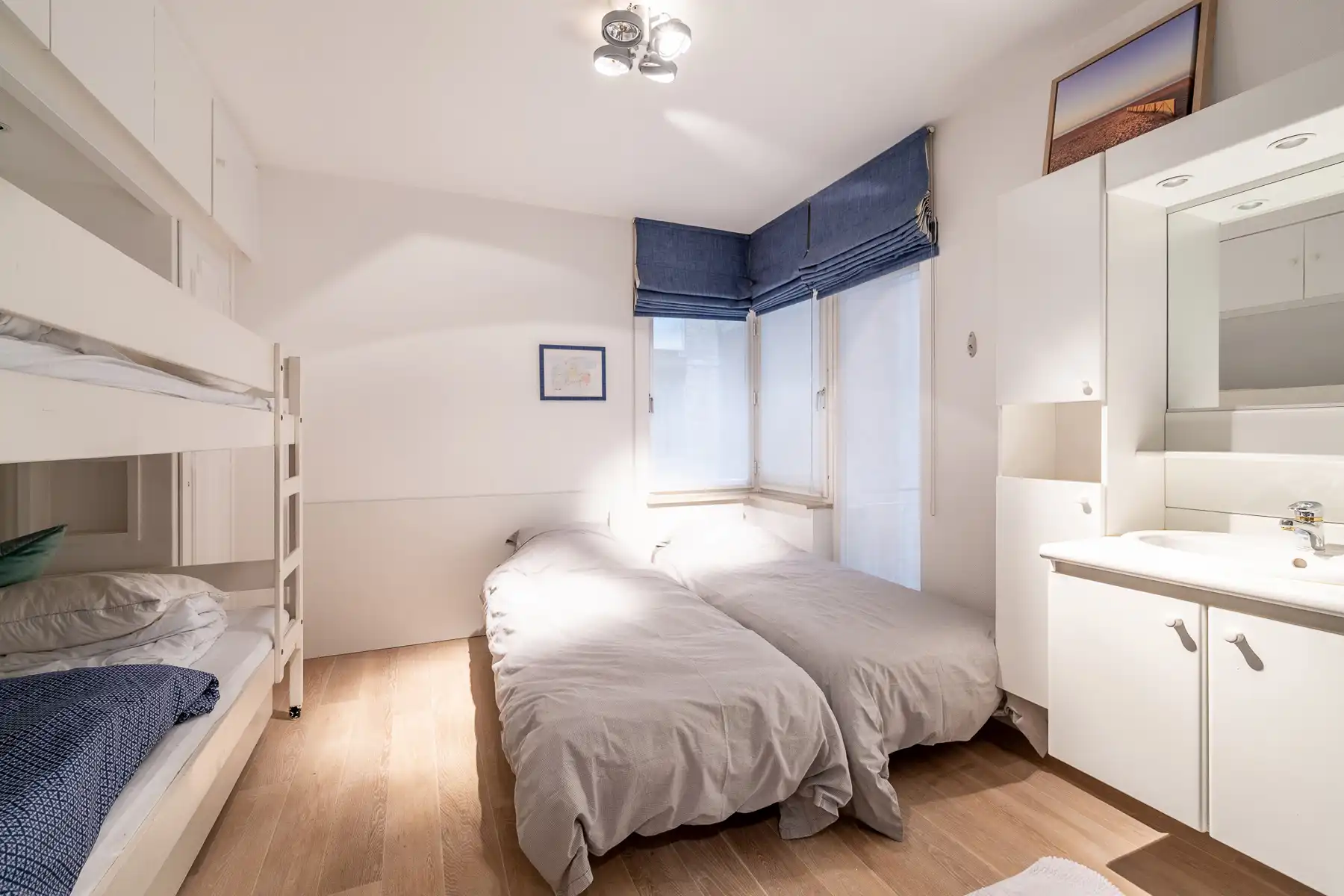 Instapklaar gemeubeld appartement met lateraal zeezicht in het Zoute foto 10