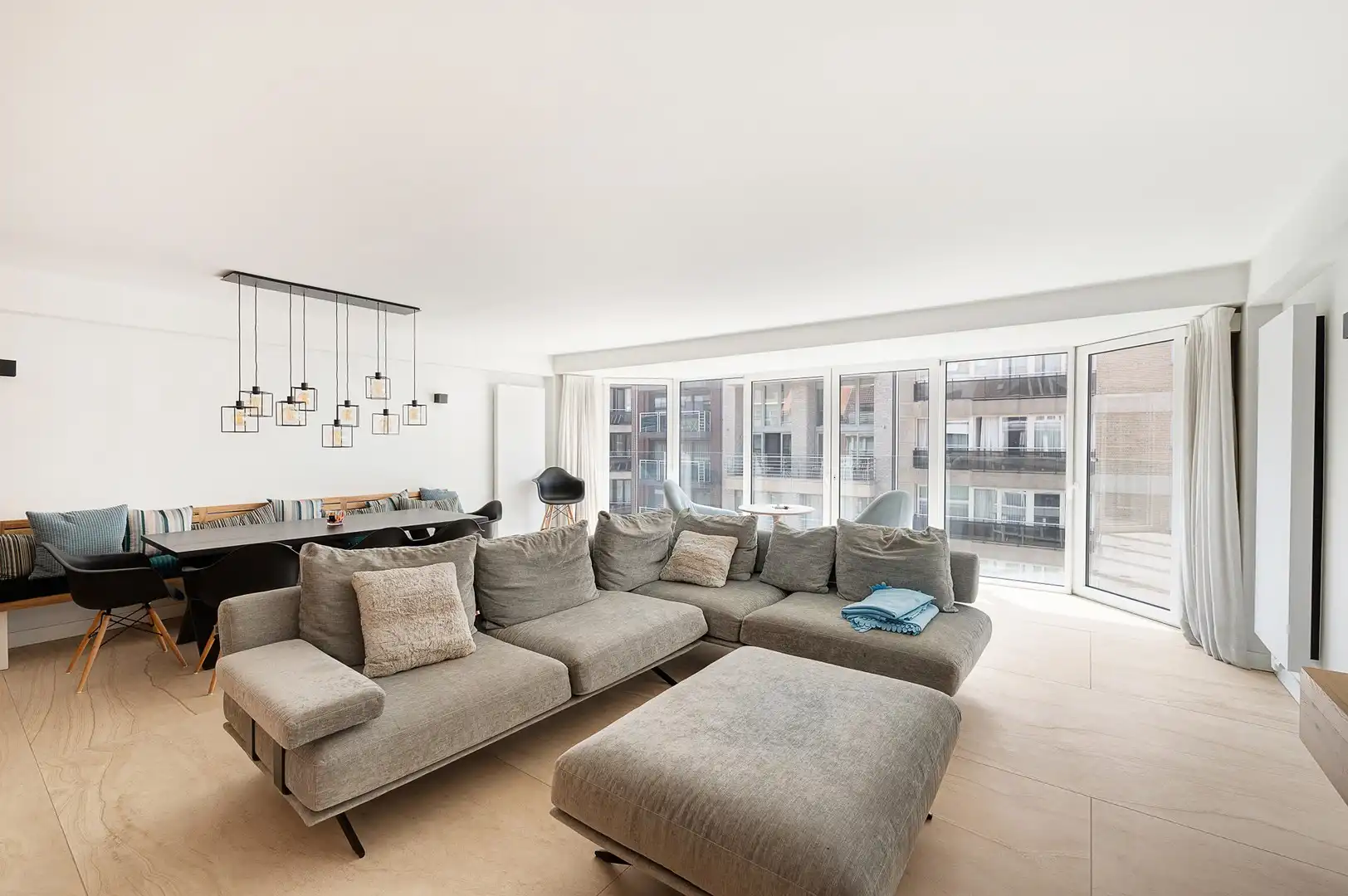 Instapklaar gemeubeld appartement met zeezicht. foto 3