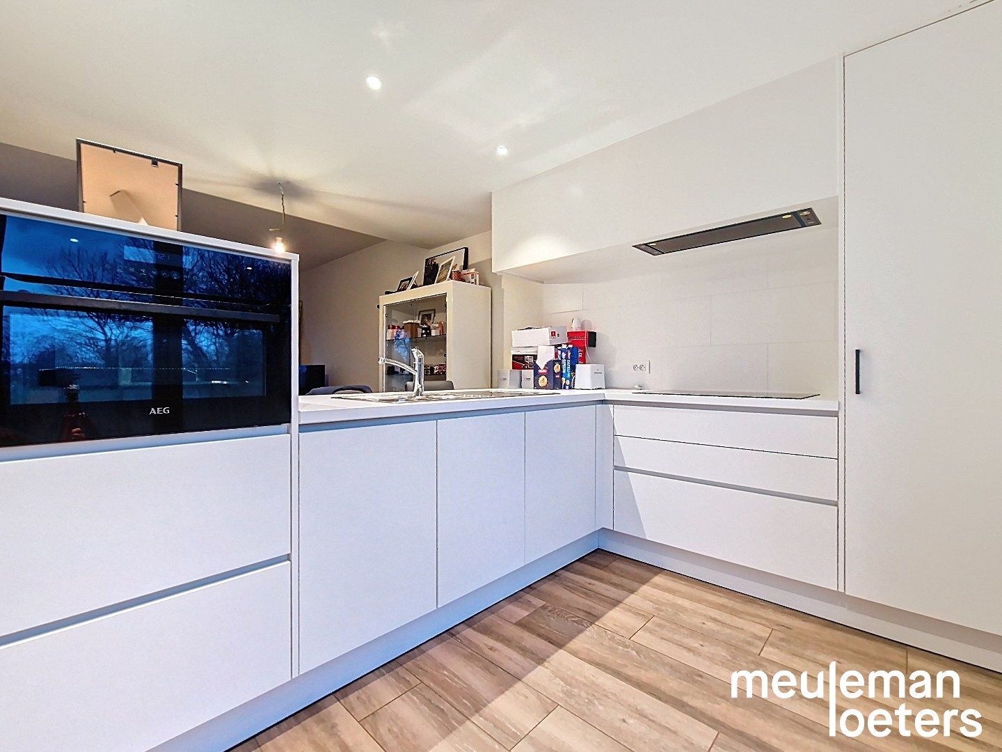 Modern appartement met terras en autostaanplaats foto 5