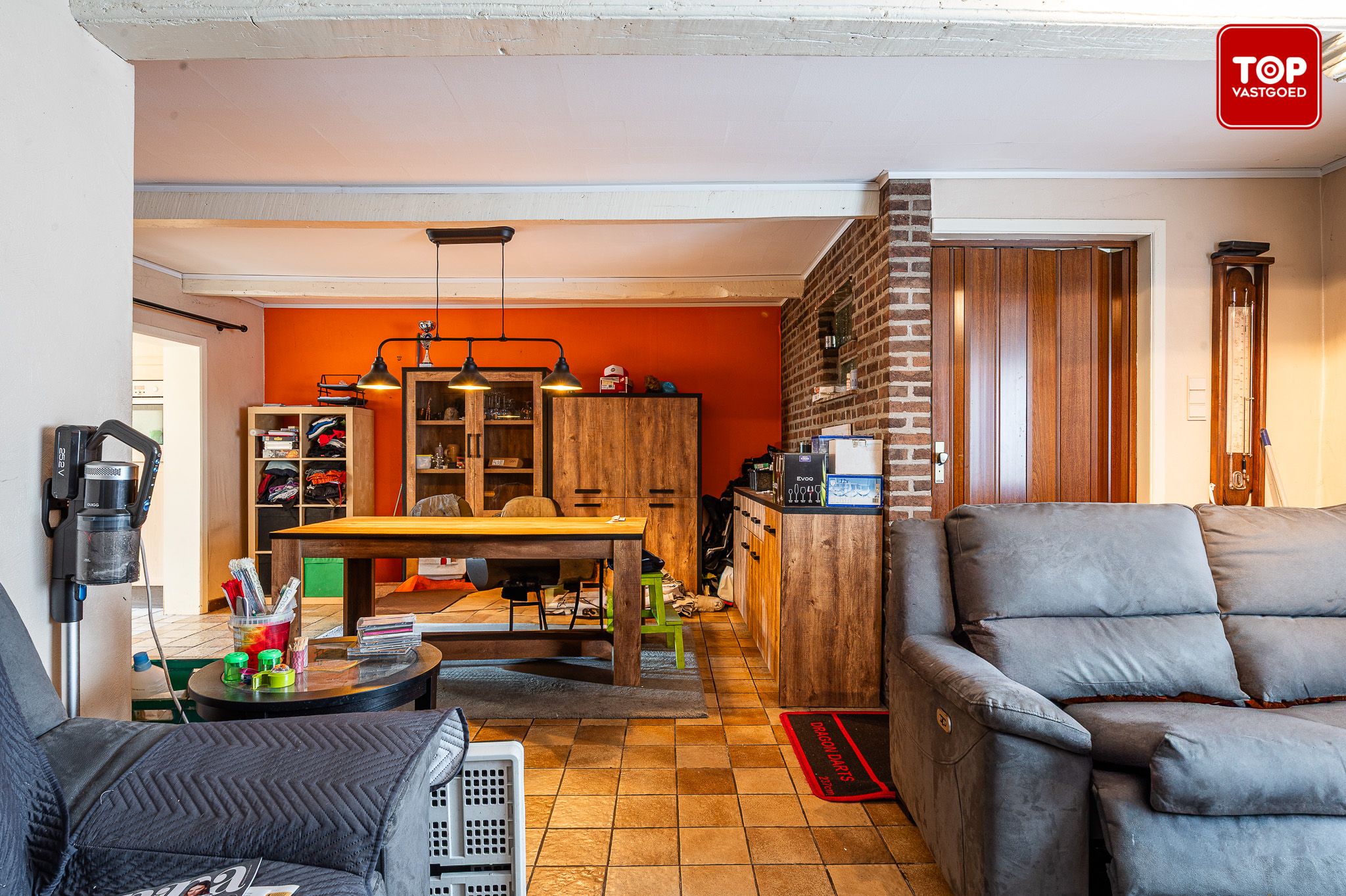 Woning met 3 slaapkamers en garage met aparte toegang.  foto 3