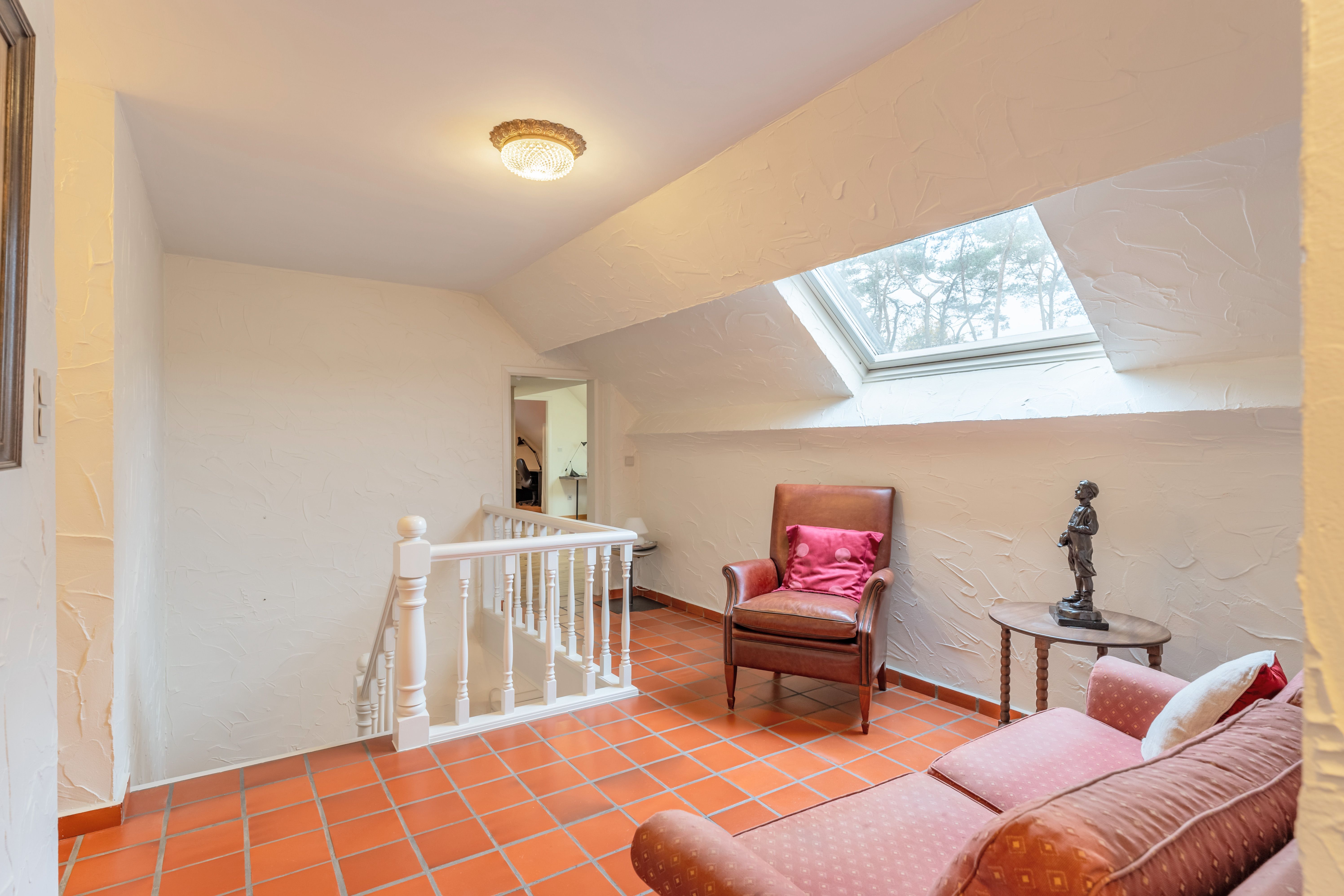 Ruime woning met kantoorruimte + extra bouwgrond op prachtige ligging te Eksel foto 12