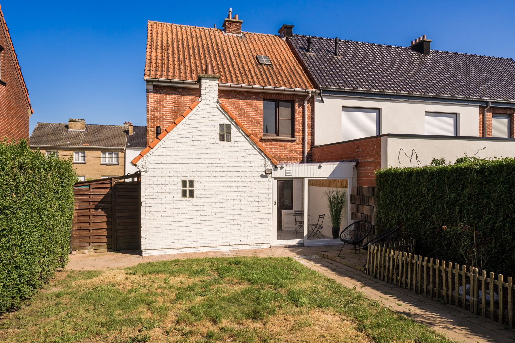 INSTAPKLARE GEZINSWONING MET 4 SLP’s, VERANDA EN TUIN foto 14