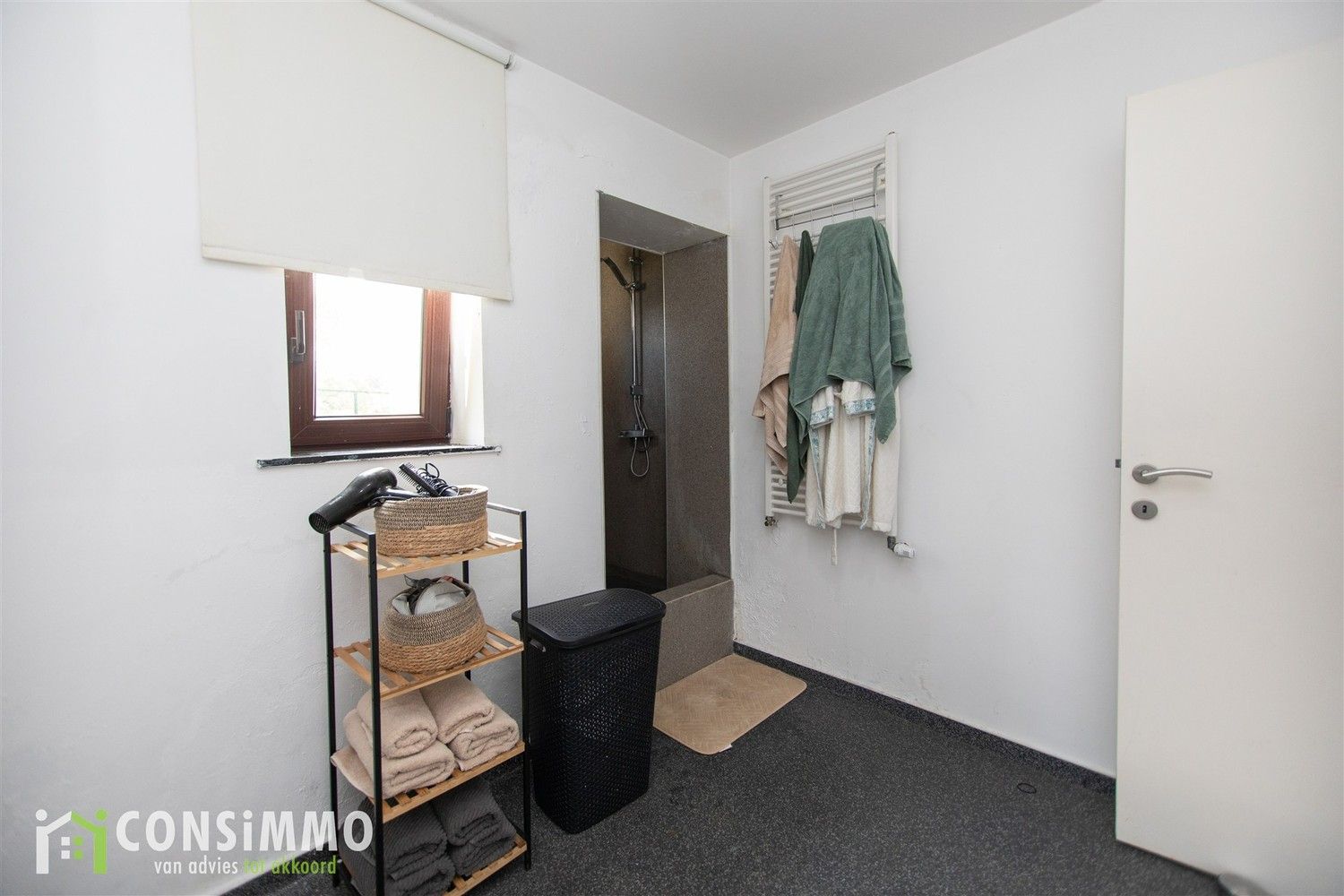 Vrijstaande, gerenoveerde woning op ruim perceel in het groene Genk-Sledderlo foto 20