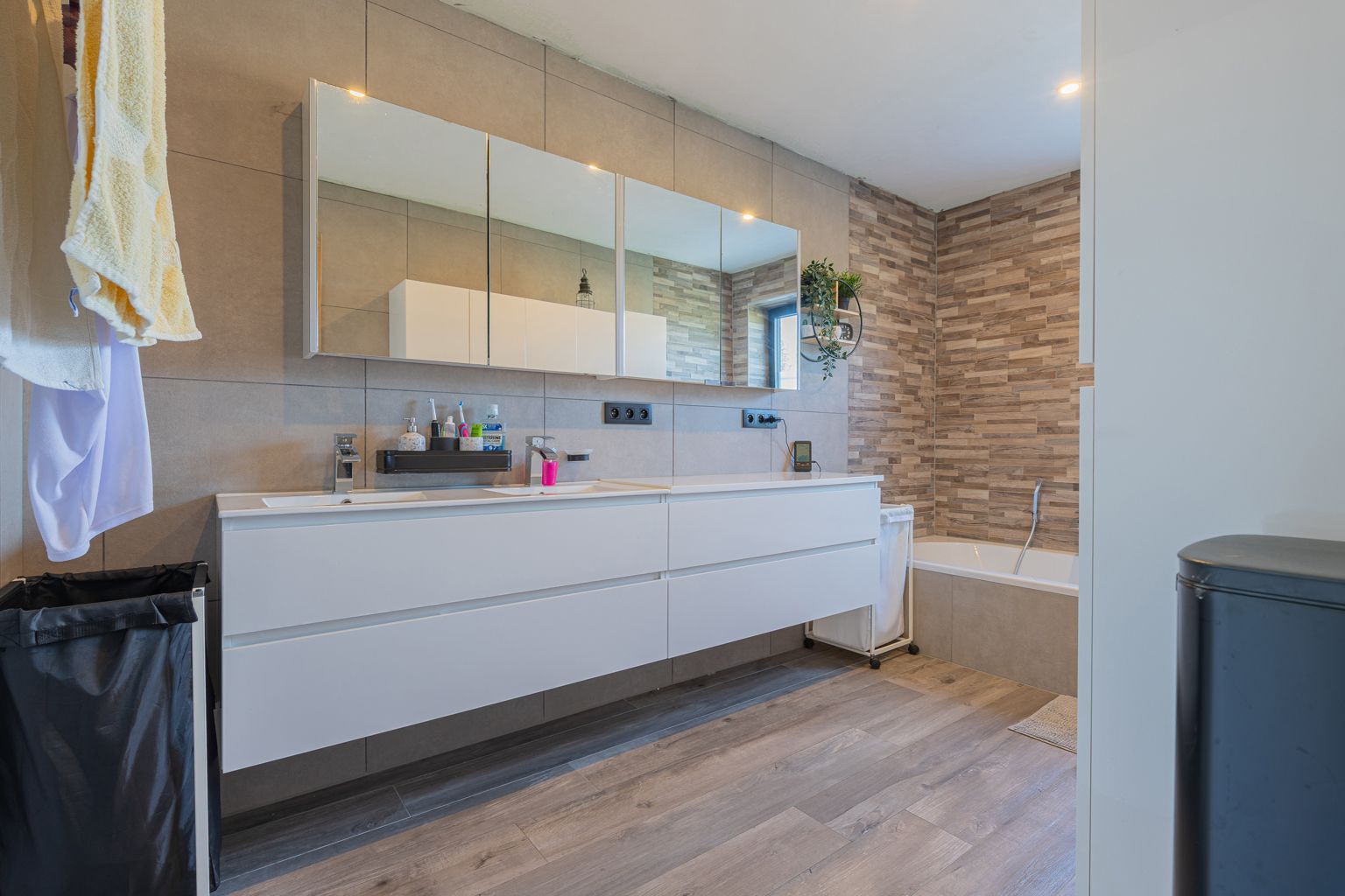 Prachtige nieuwe woning 5 slpk, zonnepanelen én thuisbatterij foto 13