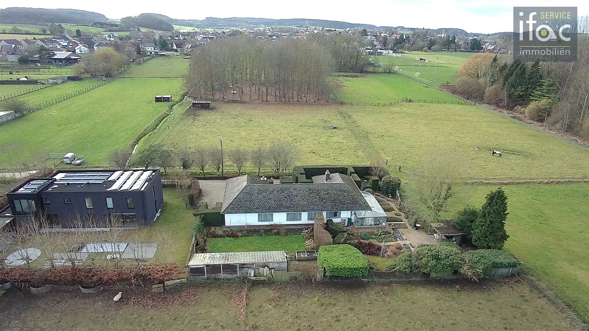 Uniek gelegen bungalow met prachtig zicht op 12a 23ca foto 3