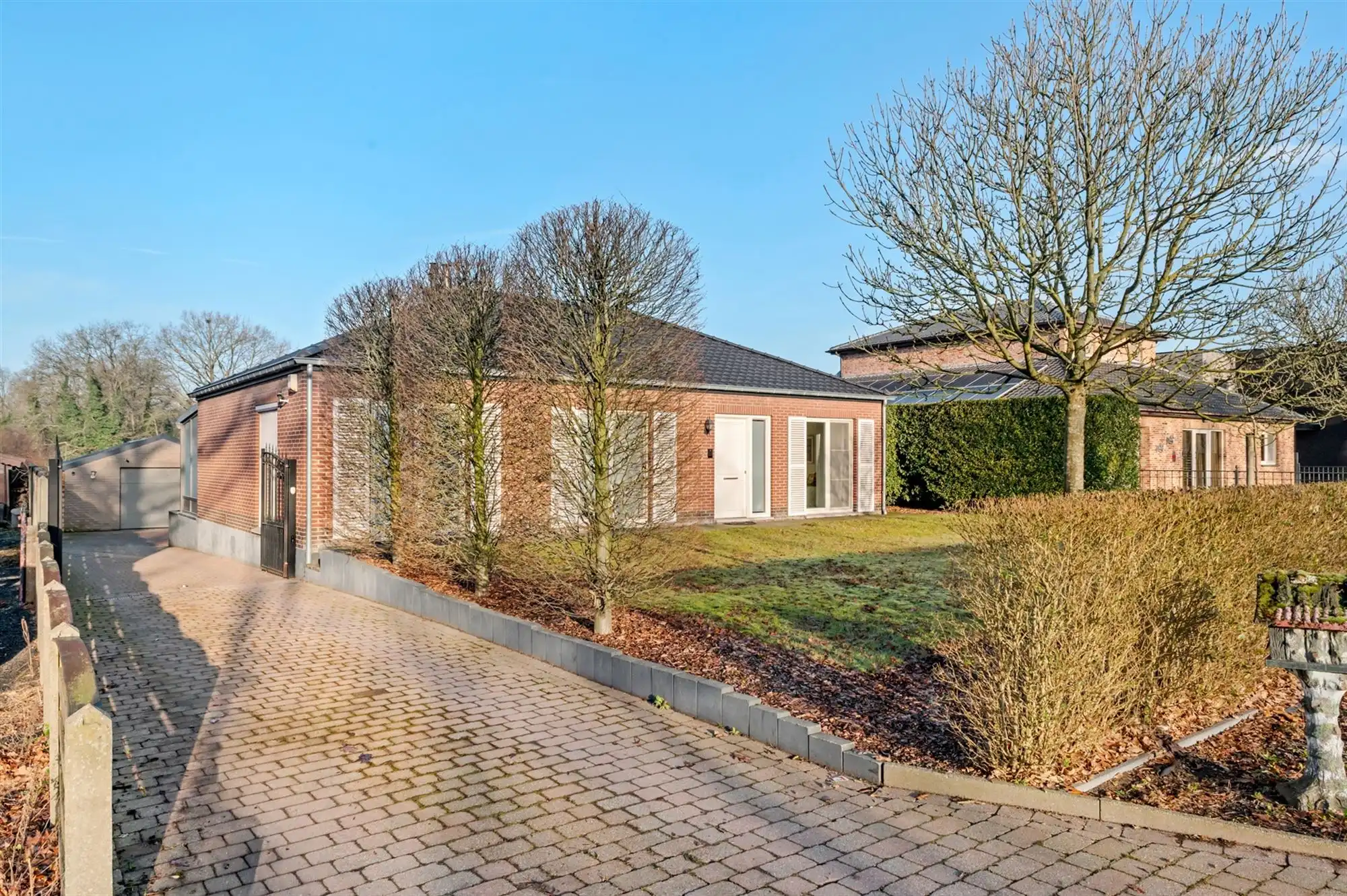 INSTAPKLARE GELIJKVLOERSE WONING MET RUIME GARAGE OP 2191M2 foto 38