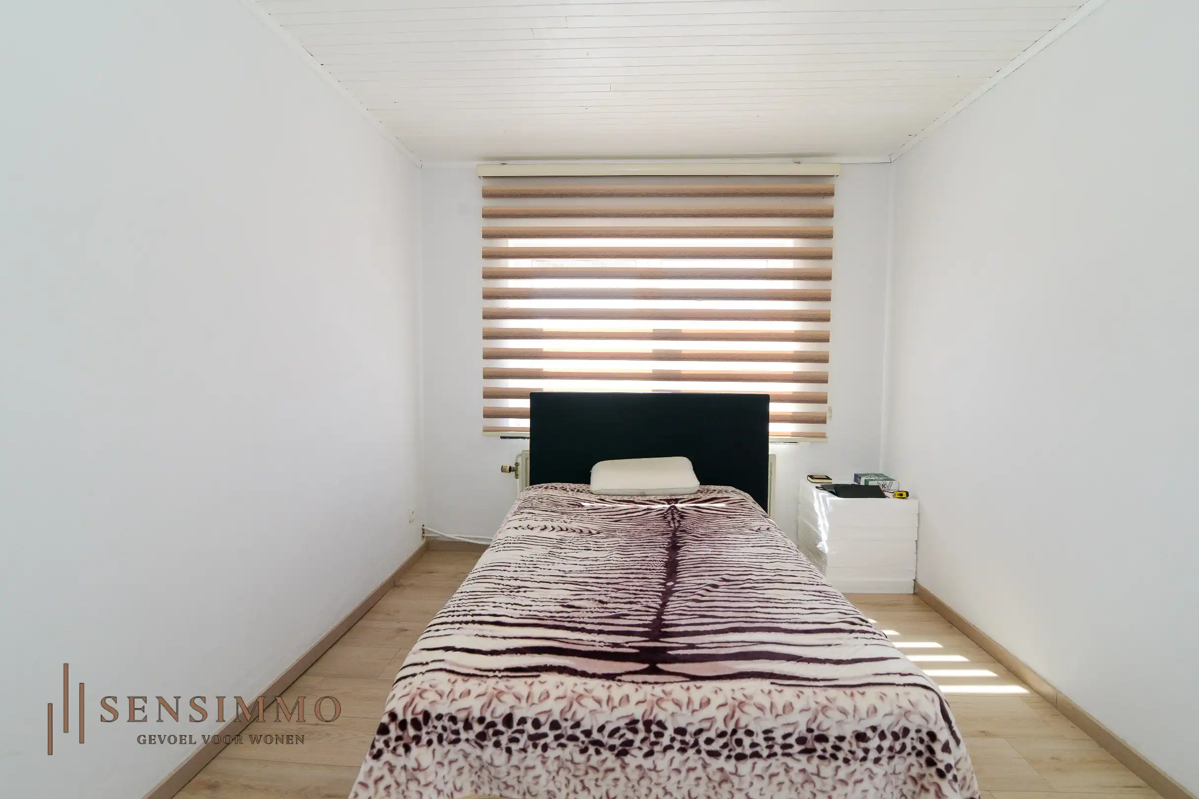 Gerenoveerde 4 slaapkamer woning met zonneanepelen en verzorgde tuin foto 12