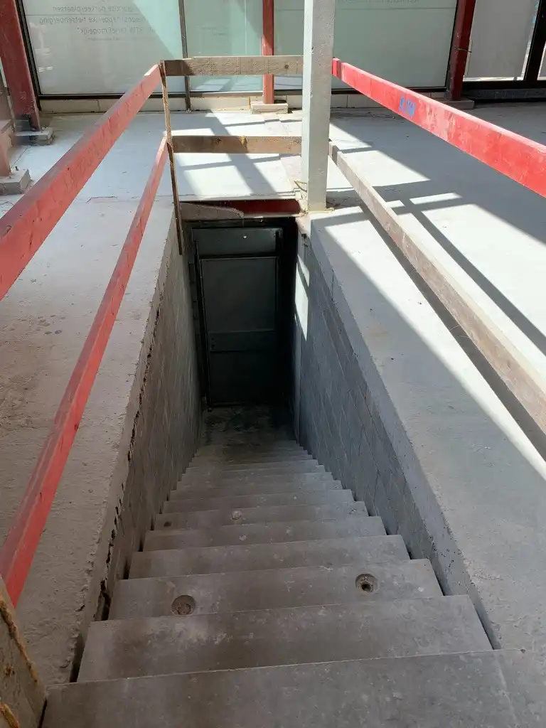 Centraal gelegen gloednieuwe handelsruimte in commercieel hart Waregem foto 5