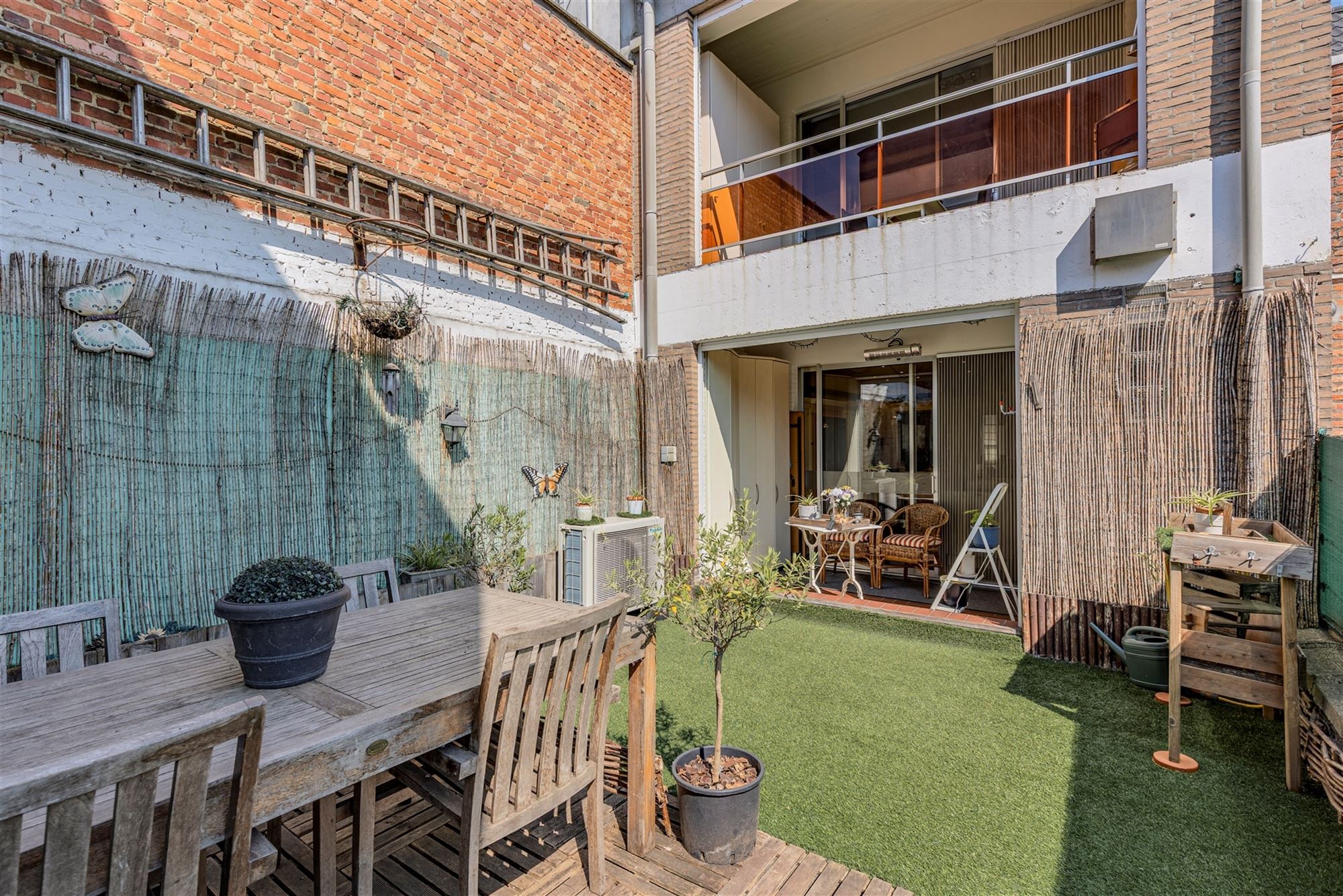Ruime instapklare woning met grote garage/magazijn foto 10