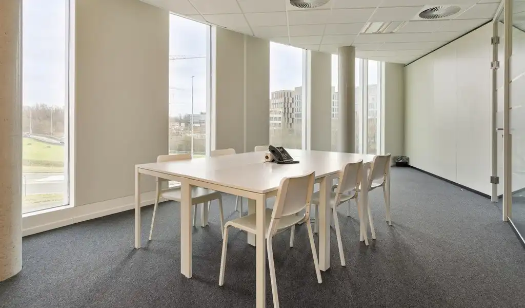 Gemeubelde kantoren met dienstverlening in Planet Business Center aan The Loop in Gent foto 10
