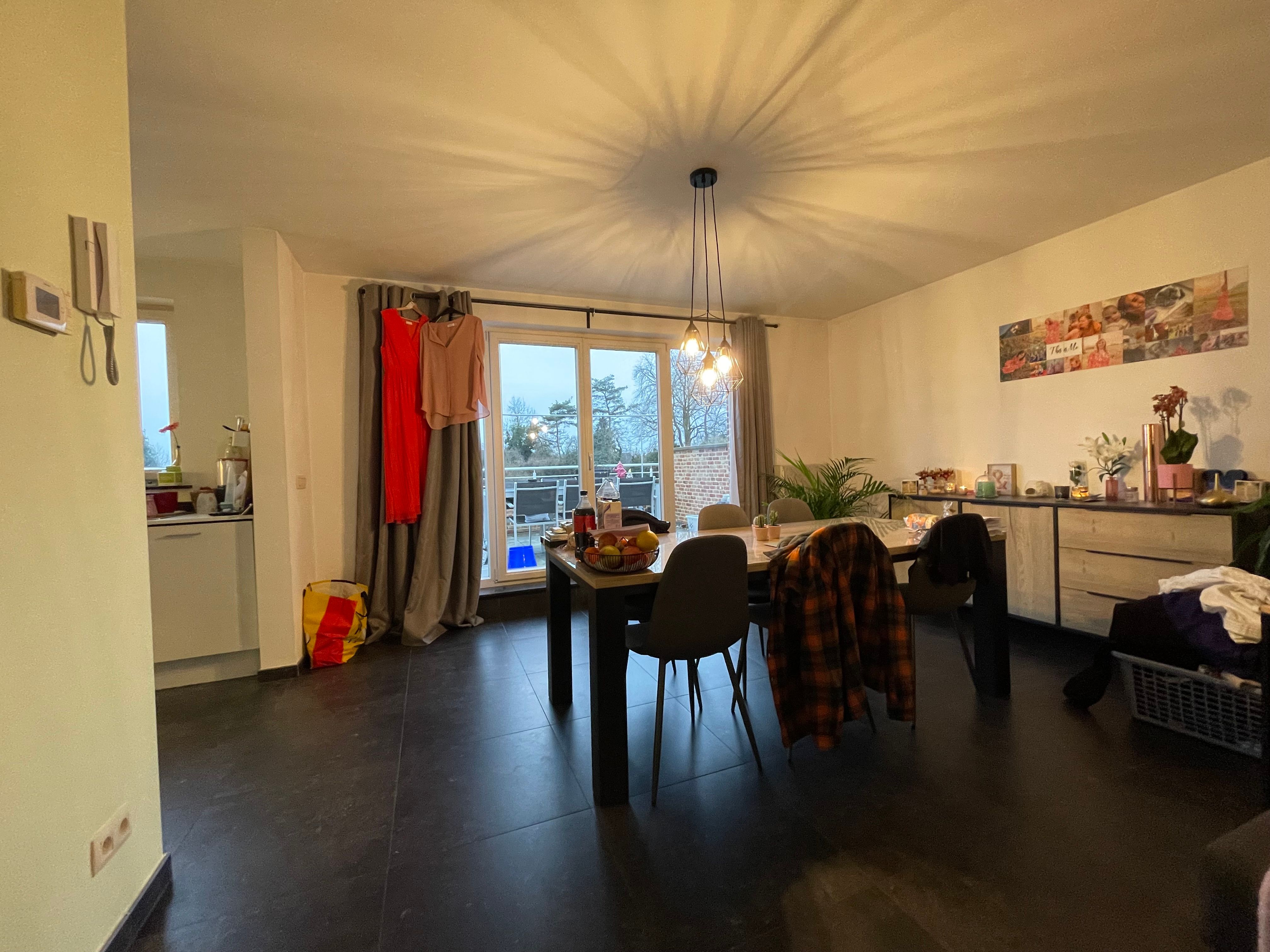 Lichtrijk appartement in nieuwstaat foto 6
