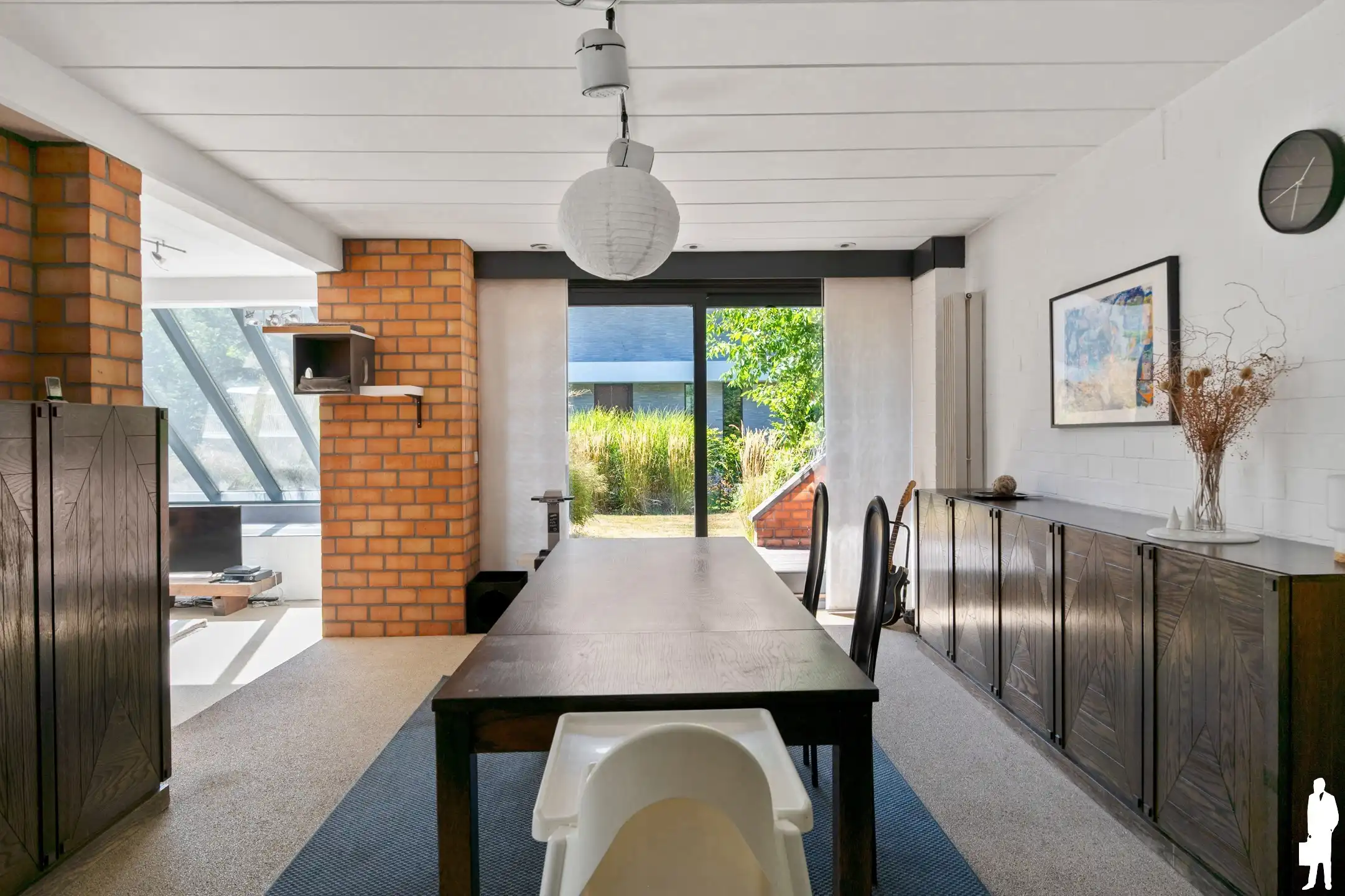 Welgelegen te renoveren villa met 5-7 slpks en 2 badks foto 6