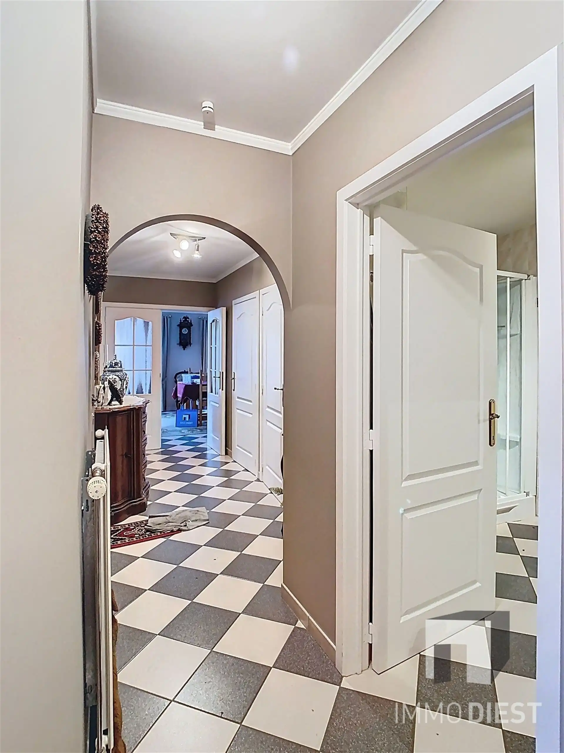 Topligging: gelijkvloers appartement mét garage en kelder foto 18