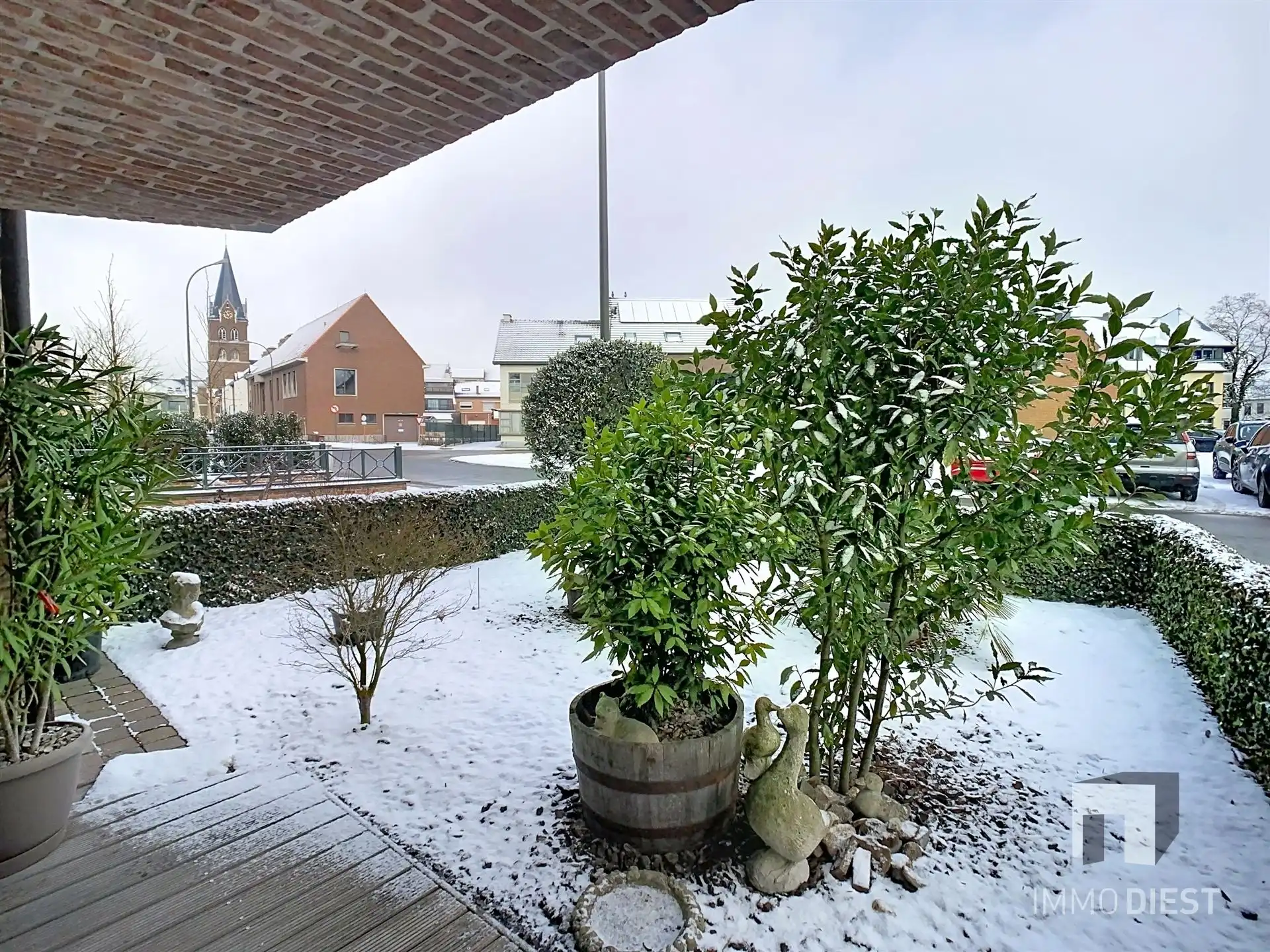 Topligging: gelijkvloers appartement mét garage en kelder foto 18