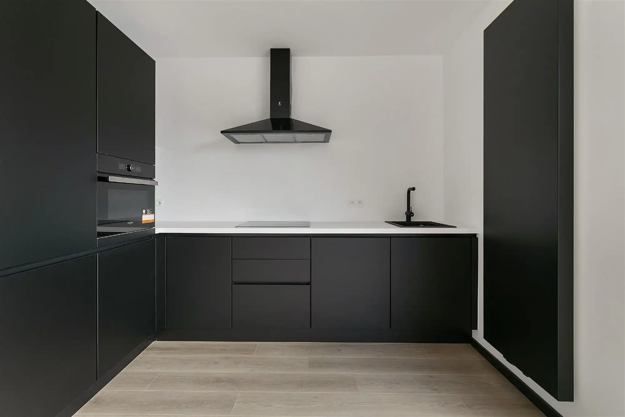 Appartement met 1 slpk en 2 ruime terrassen vlakbij het centrum van Deinze en de mooie Leiestreek foto 8