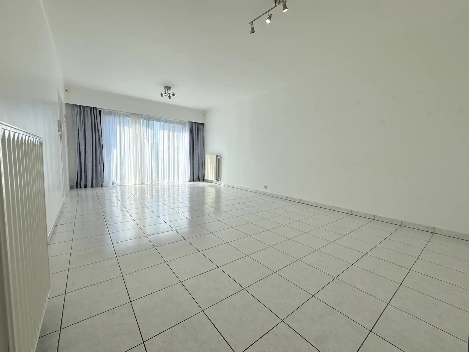 Instapklaar appartement met 2 slaapkamers én garage! foto 7