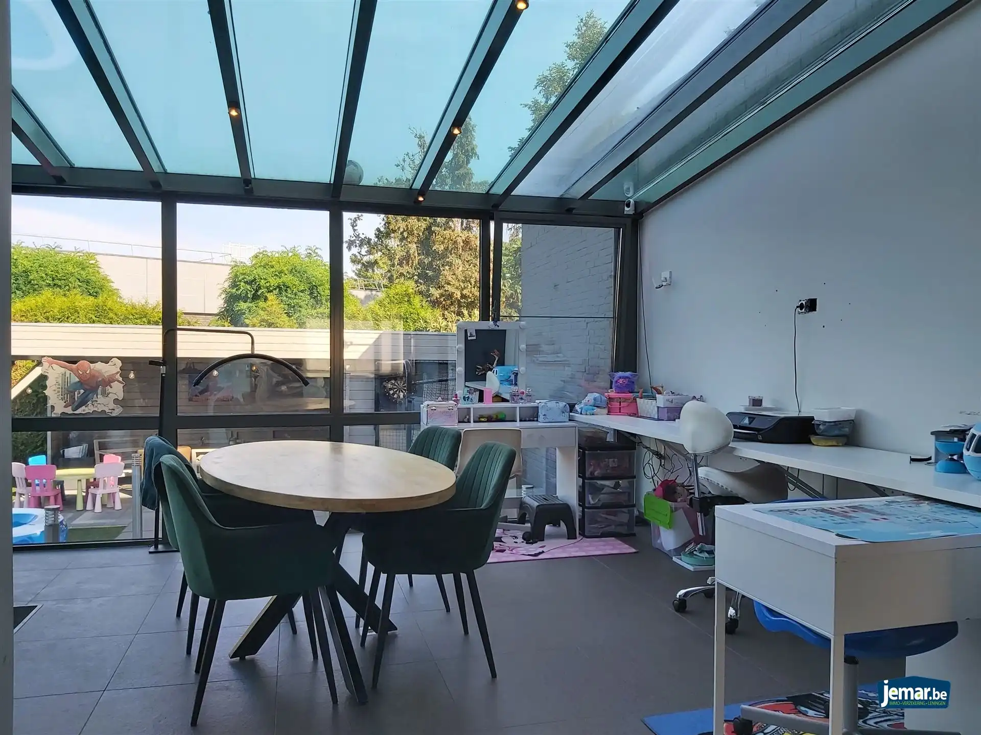 Instapklare en energiezuinige gezinswoning met 5 slaapkamers, zwembad en topligging in Rekem – comfort en ruimte verzekerd! foto 7