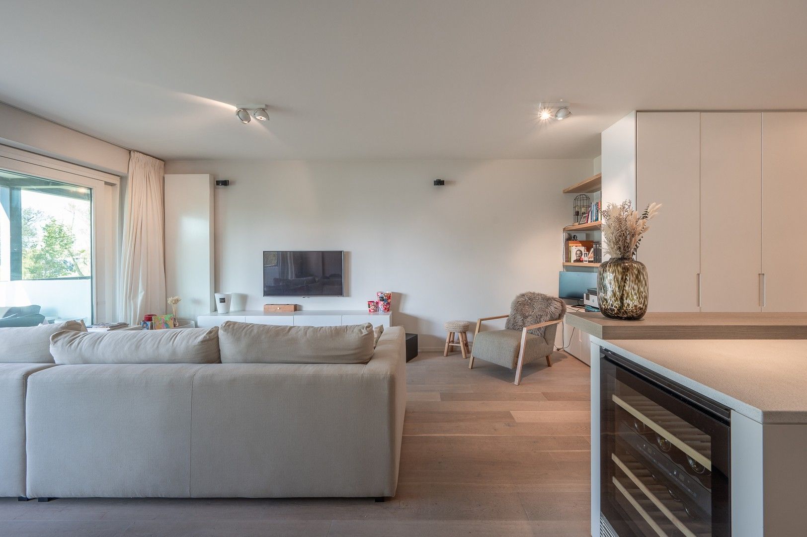 Prachtig appartement met frontaal zicht op het meer van Duinenwater. foto 10