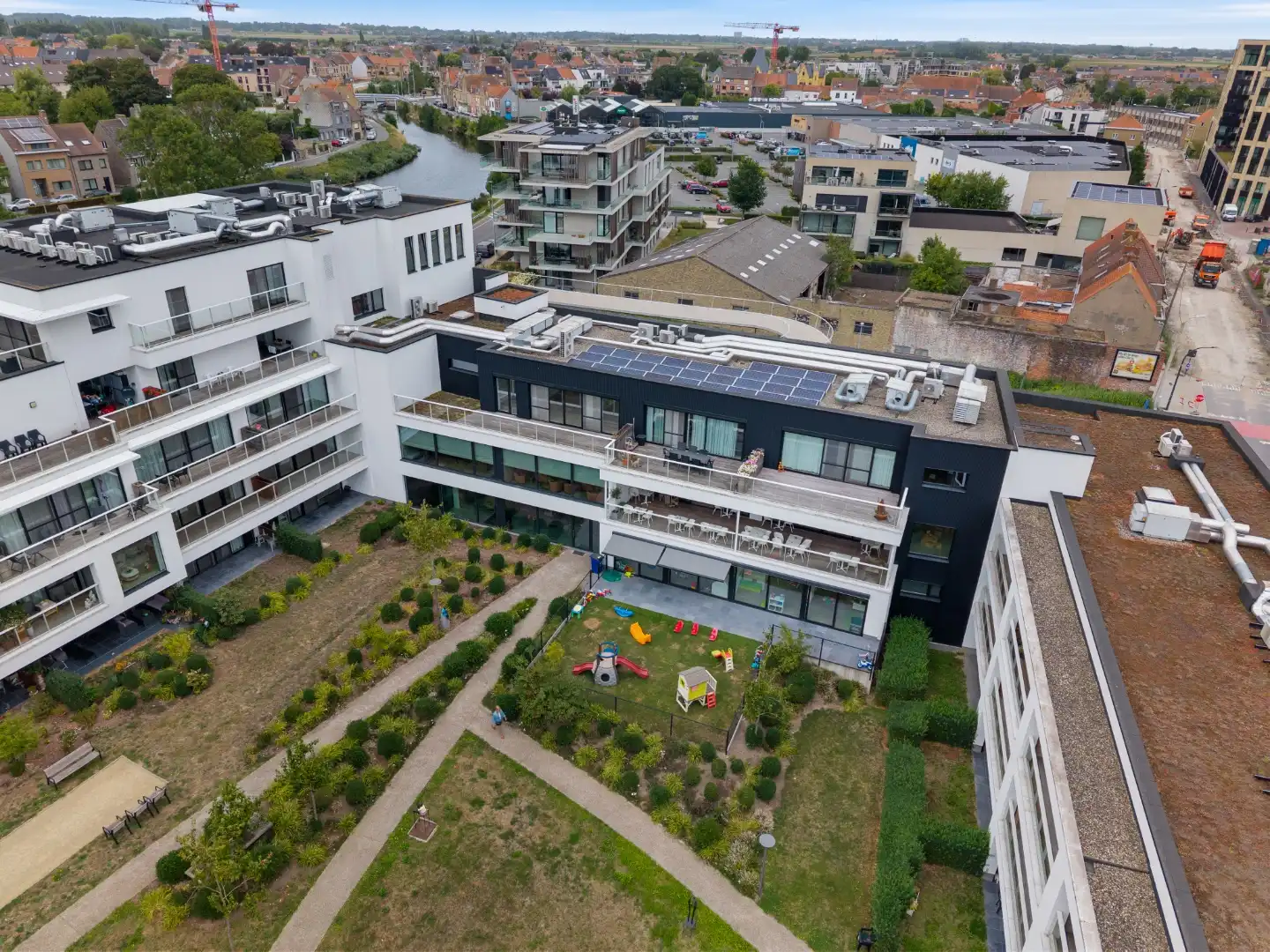 Brasserie in luxe flatcomplex foto 5