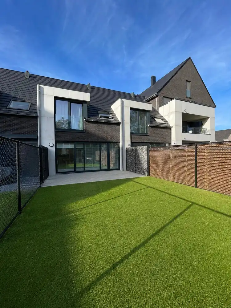 Moderne gezinswoning met 3 slaapkamers, tuin en garage in het hart van Zutendaal foto 11