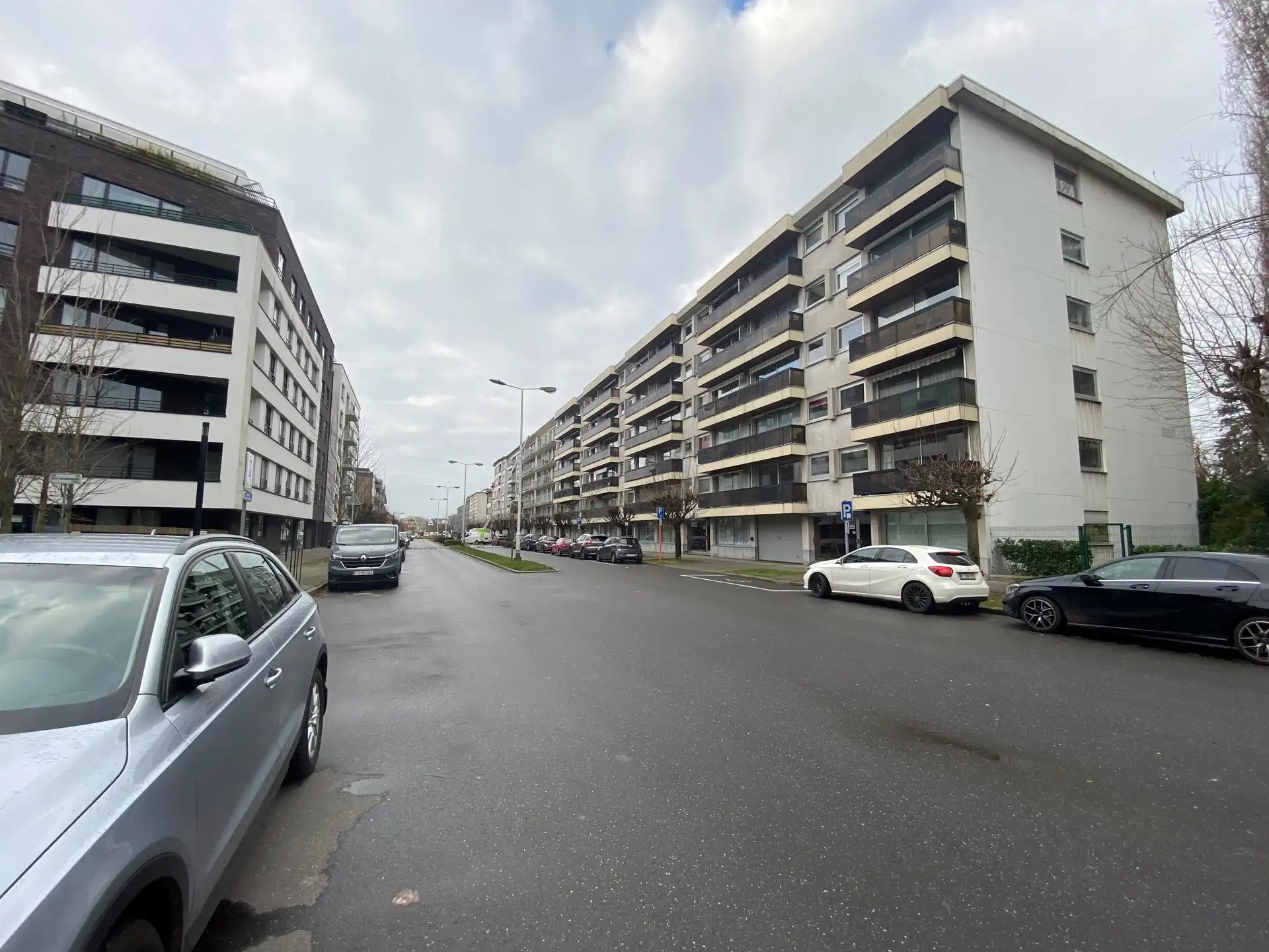 Parkeerplaats binnen nr 41 foto 6