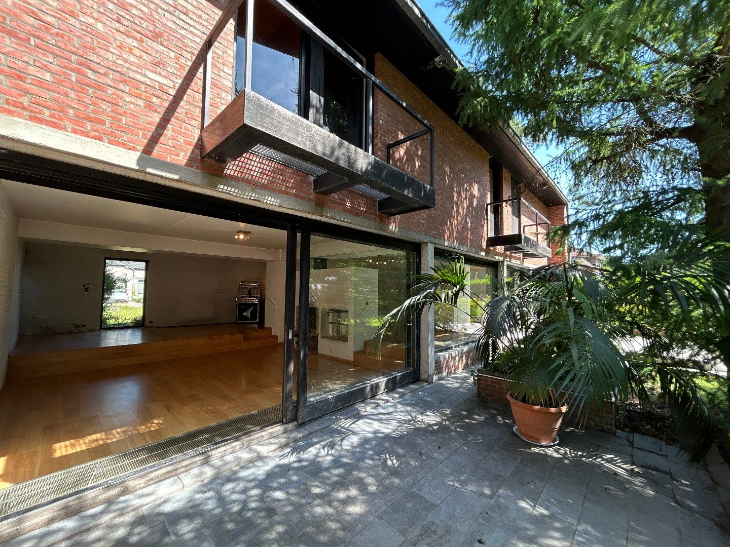 Ruime, moderne villa met uitzonderlijke garage  foto 6