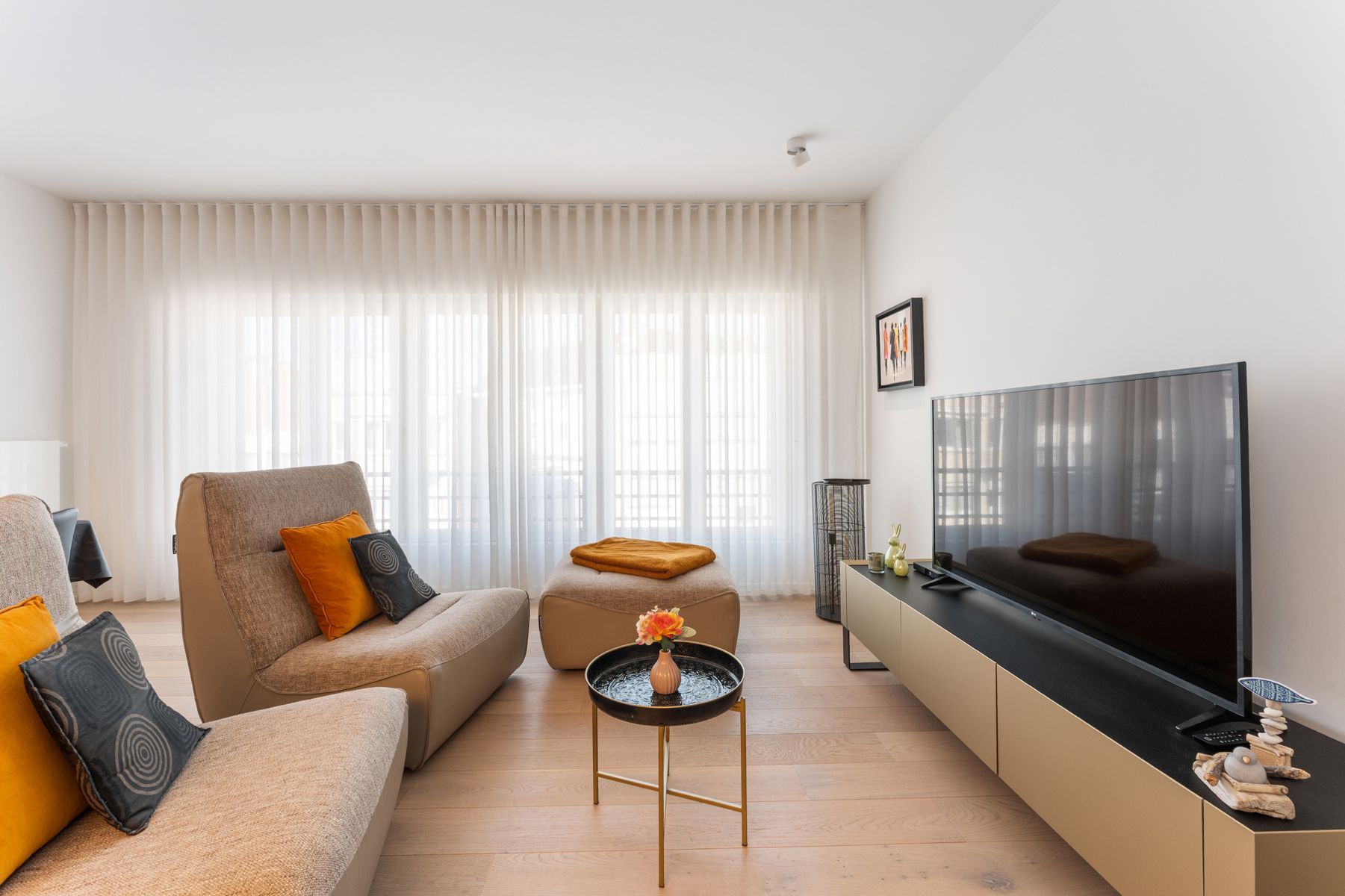 Prachtig vernieuwd appartement vlakbij centrum en strand foto 3