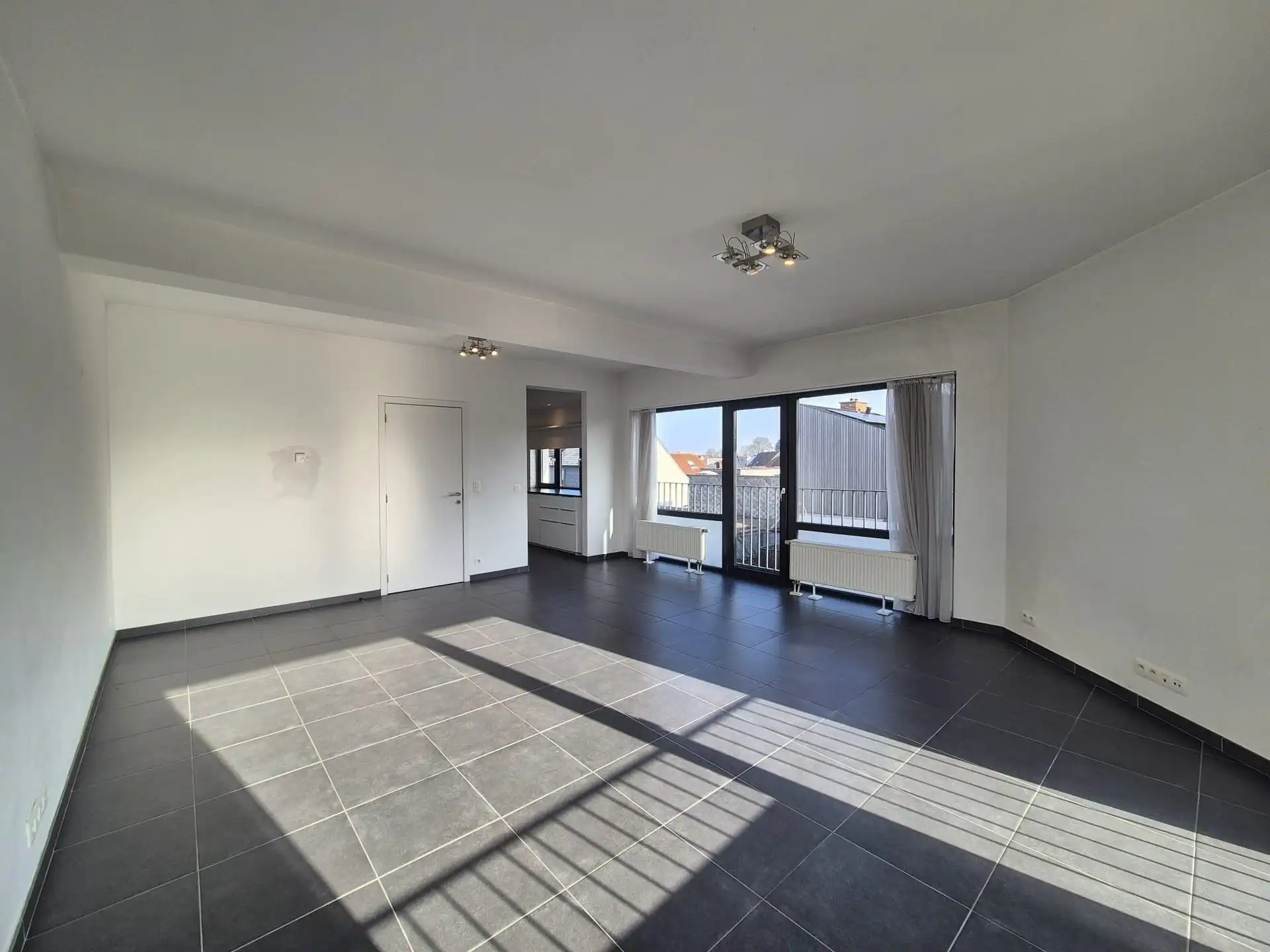 Gunstig gelegen 2 slaapkamer appartement. foto 4