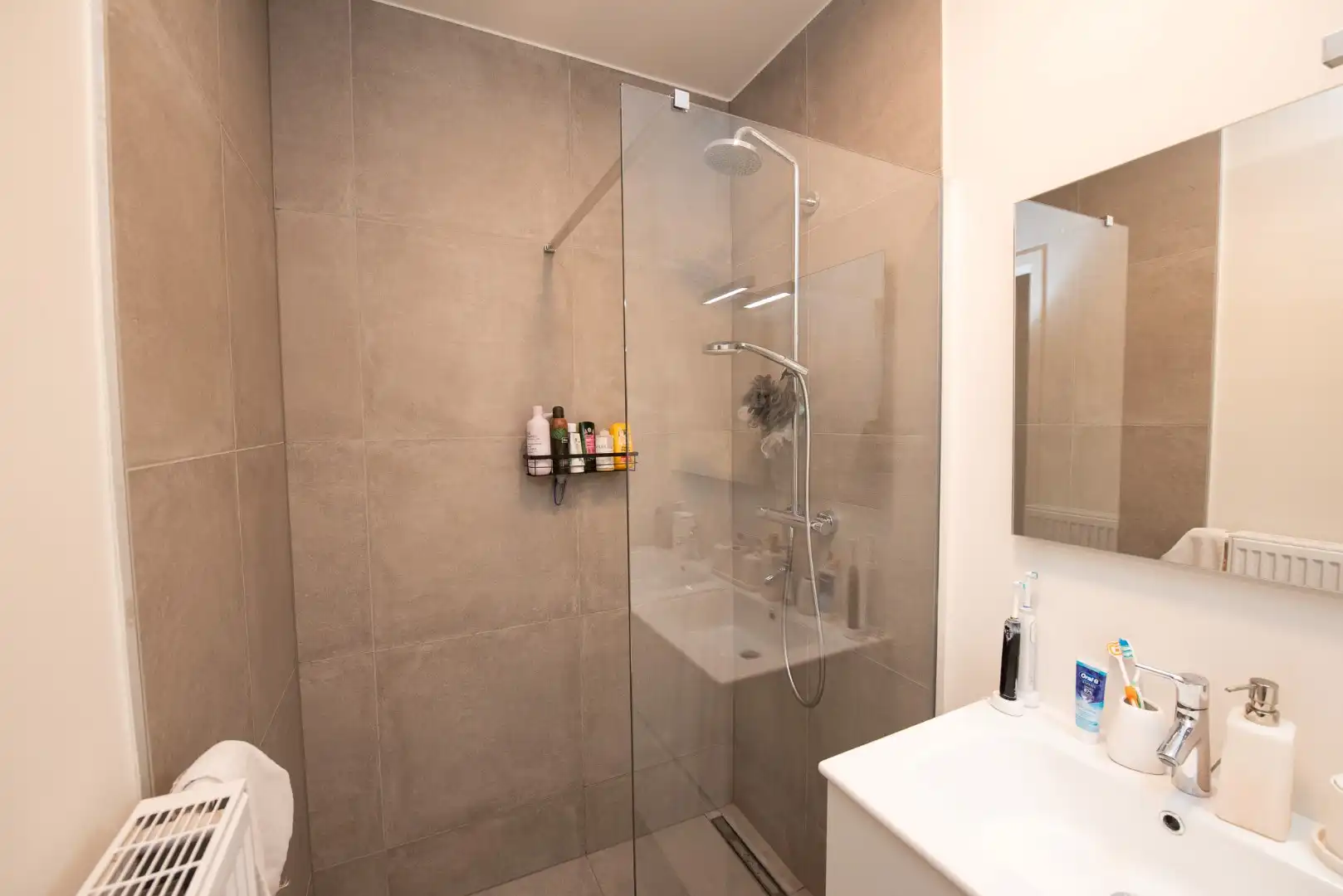 Recente energiezuinige woning te huur op een rustige ligging! foto 13