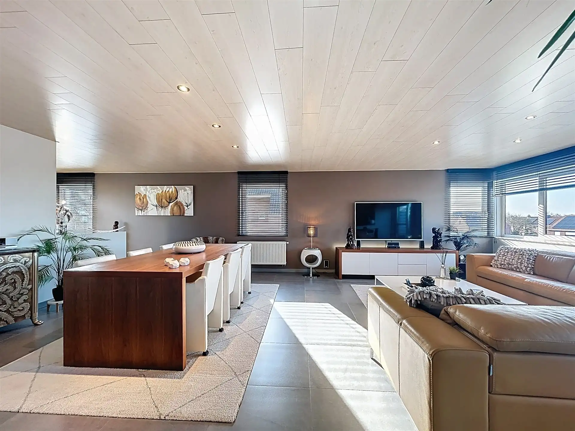 Prachtig duplex-appartement met 3 slaapkamers en terras op toplocatie foto 2