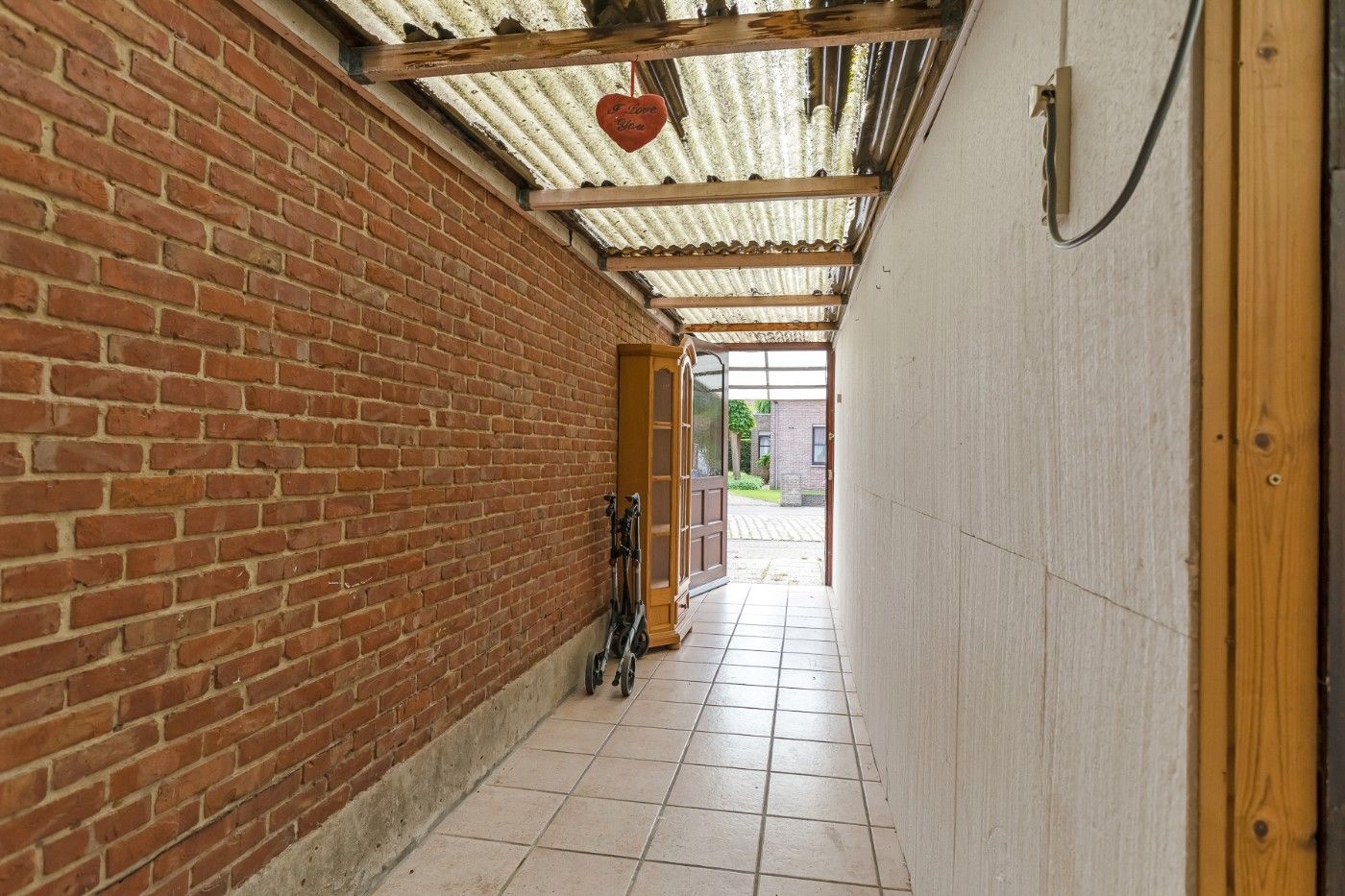 Te renoveren HOB met 2 slpk. en tuin foto 2